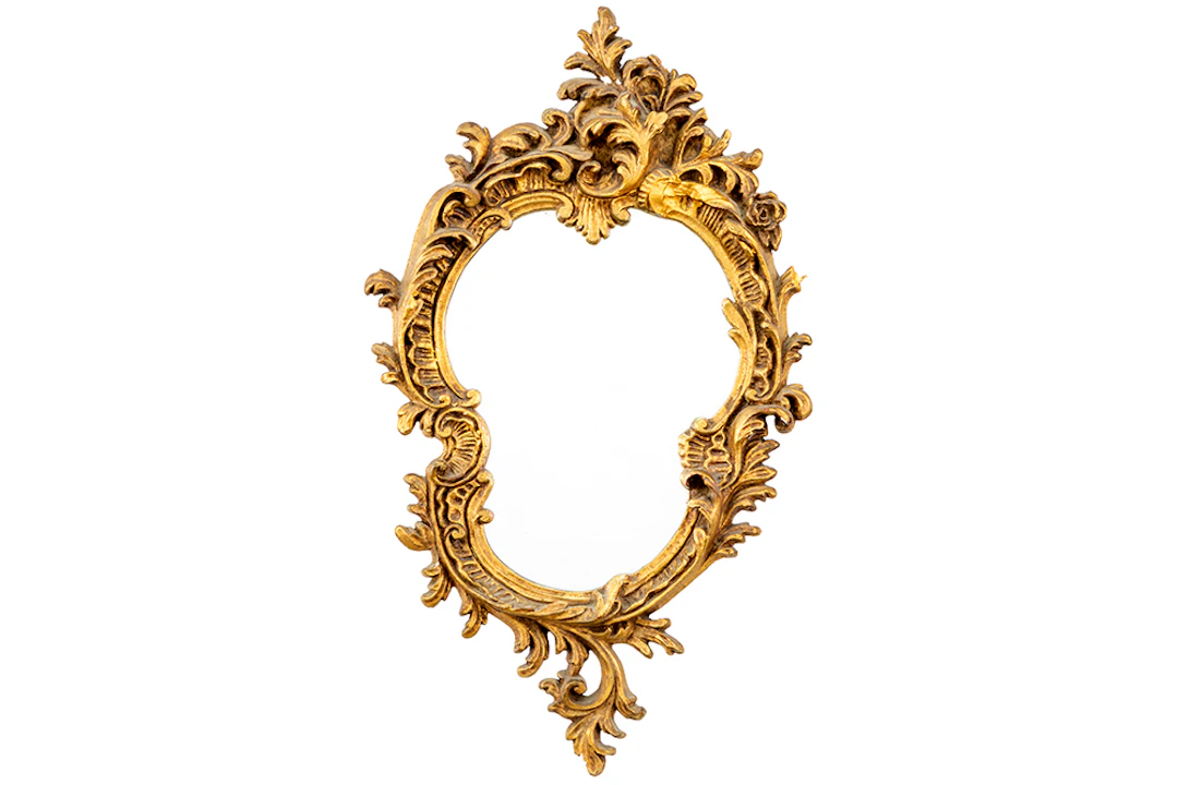 Spiegel met kader in gedoreerd hout met rocailles - 64 x 39 / mirror