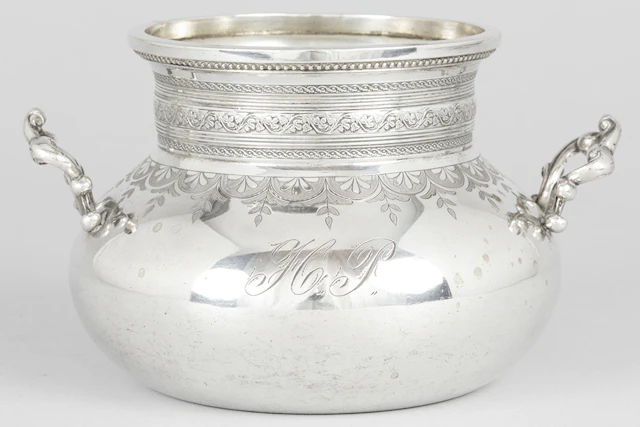 WOLFERS antieke suikerpot met grepen in massief zilver, gemerkt "800"