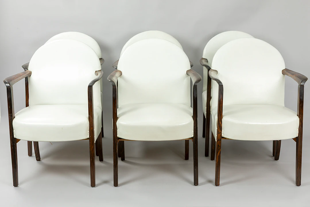 Reeks van zes mooie Art Deco-armstoelen in 'ébène de macassar' en