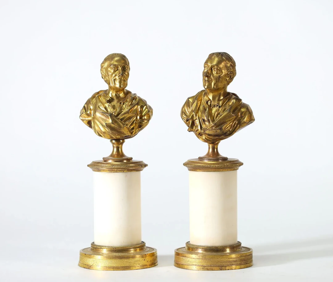 VOLTAIRE AND JEAN-JACQUES ROUSSEAU – LOUIS XVI PERIOD A pair - Lot 204