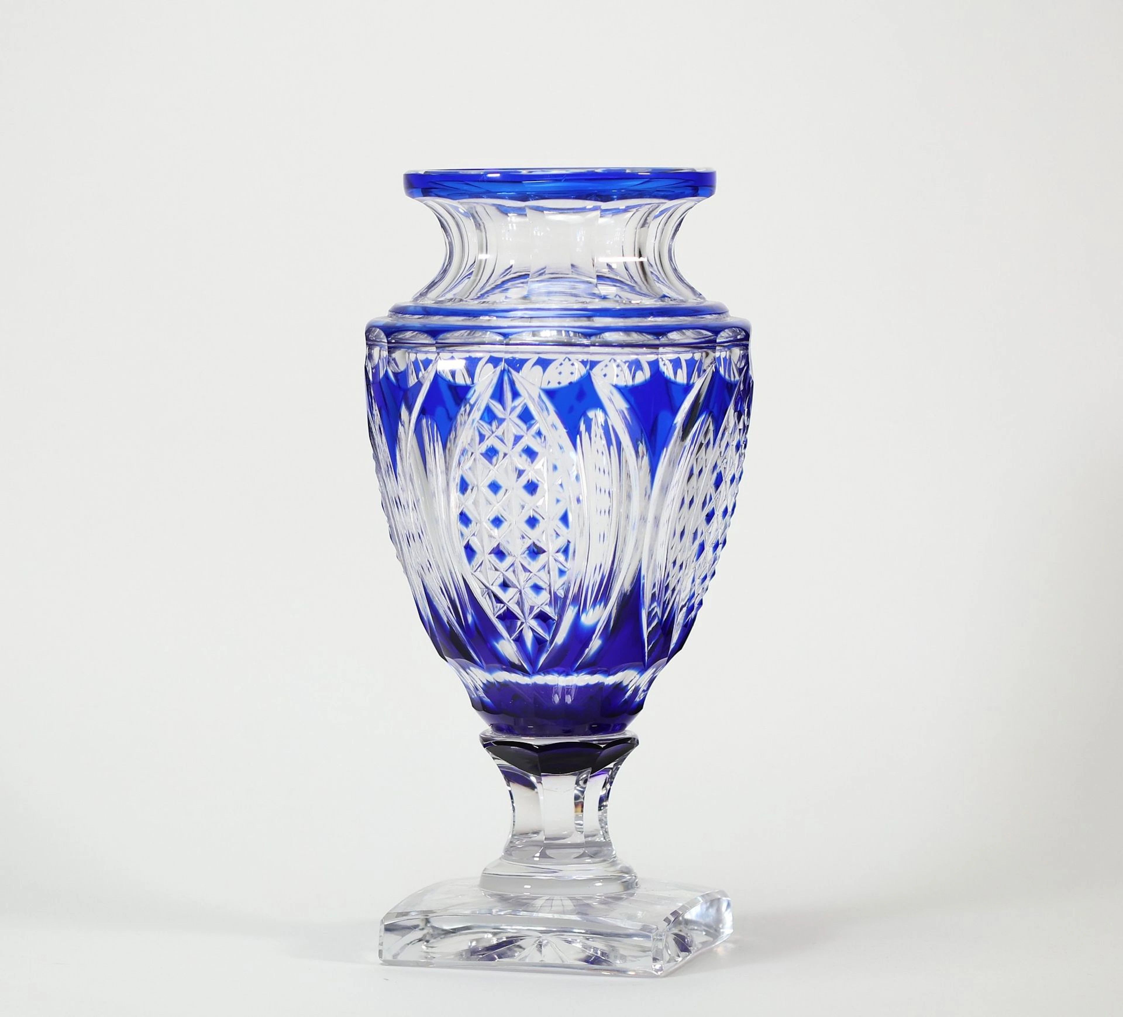 VAL SAINT-LAMBERT – Modèle « Jupiter » – Élégant vase sur pi - Lot 77