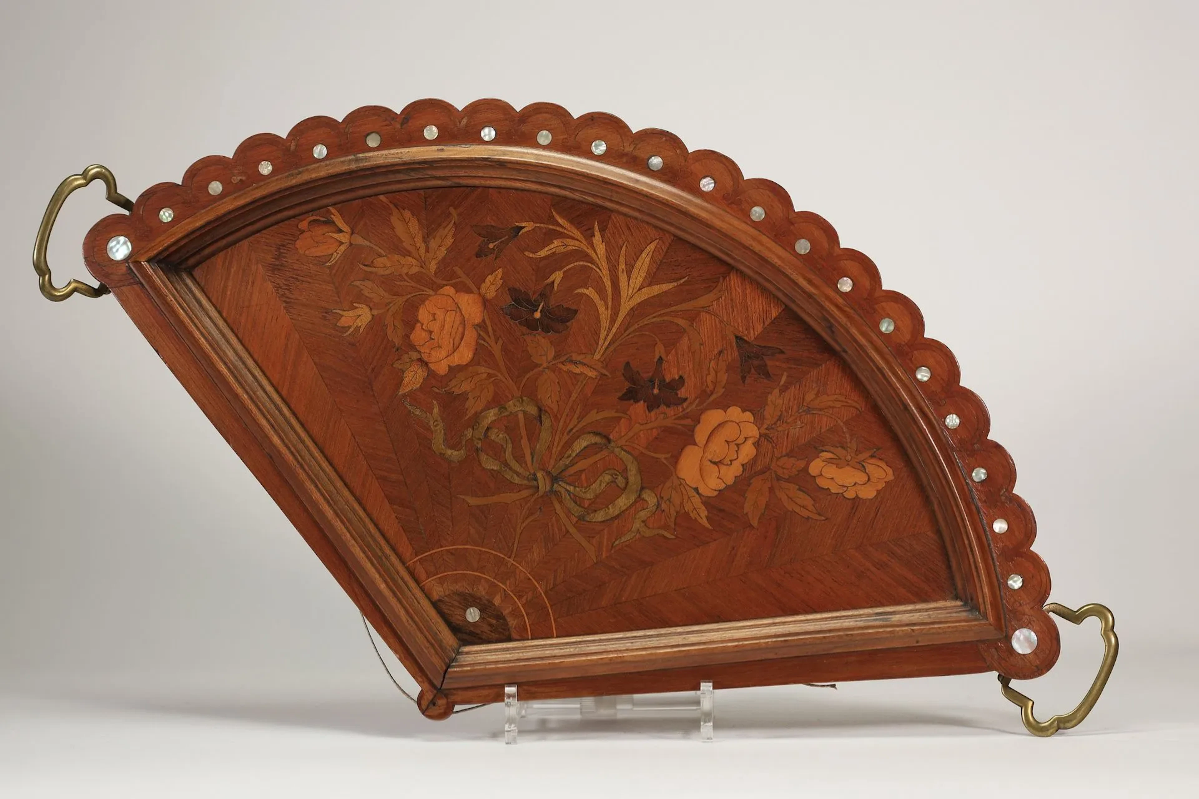 PLATEAU ÉVENTAIL – ART NOUVEAU, vers 1900 - Lot 71