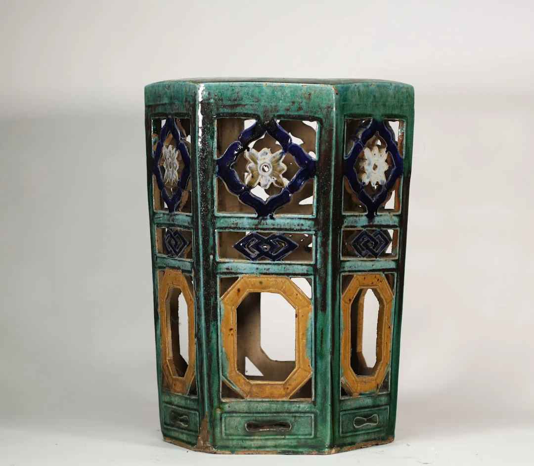 CHINE, XIXe siècle – Tabouret de jardin hexagonal en grès ém - Lot 7