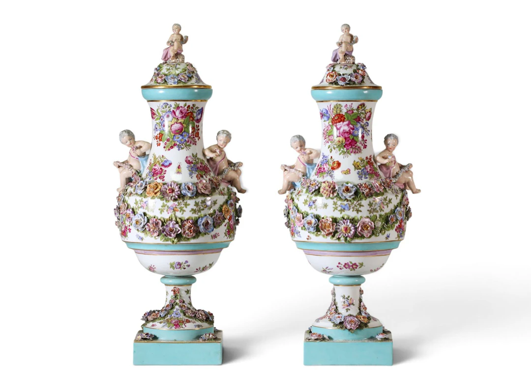 SAXE, XIXe siècle — Importante paire de vases couverts en po - Lot 198