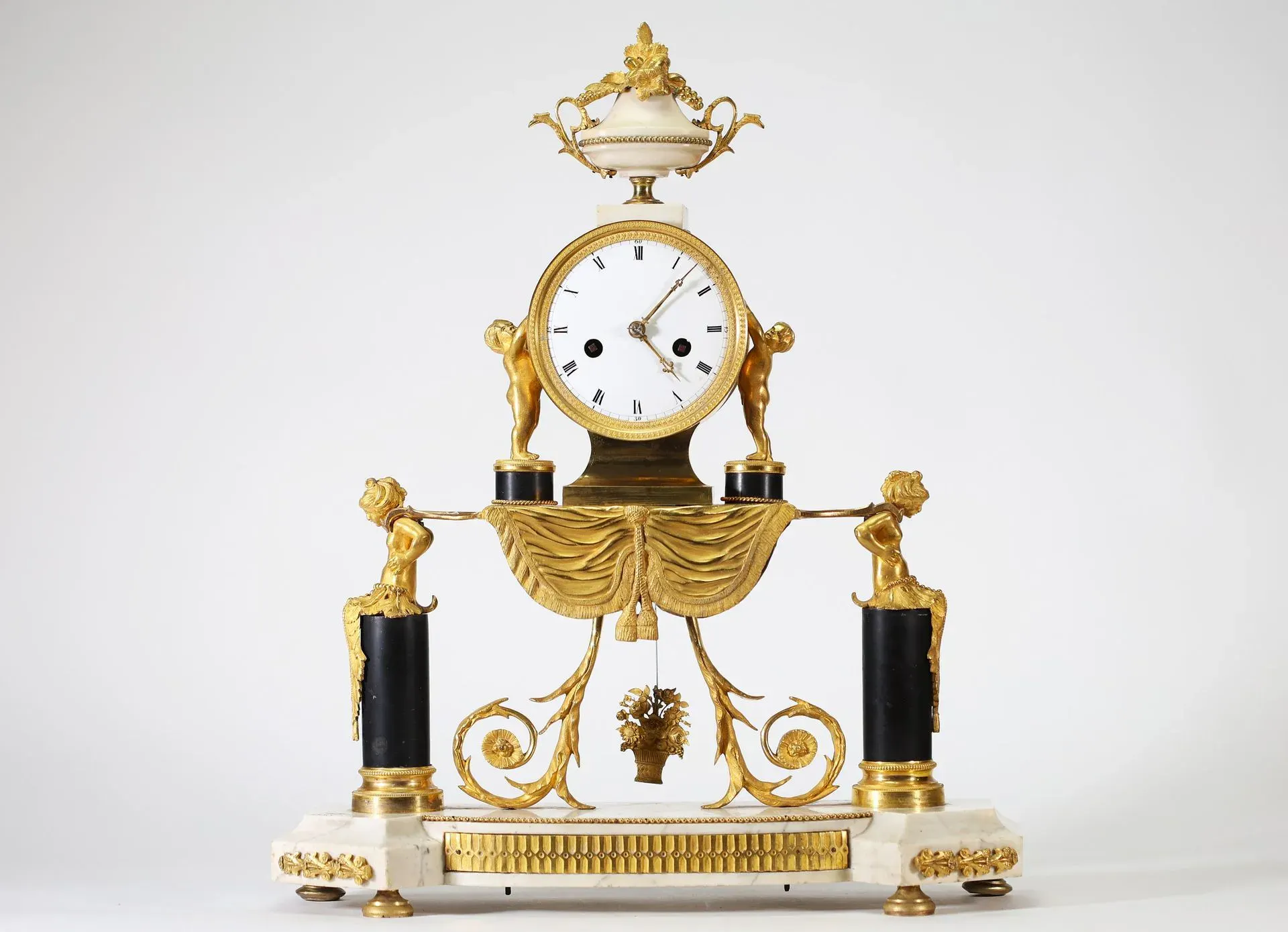 IMPOSING GILDED BRONZE AND MARBLE CLOCK – LOUIS XVI PERIOD A - Lot 208