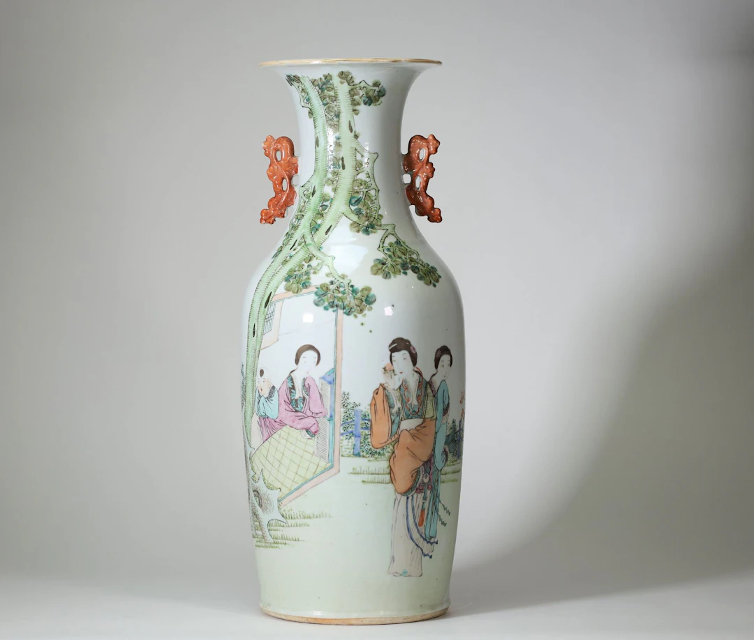 CHINE, fin de la dynastie Qing, vers 1900 – Grand vase balus - Lot 29