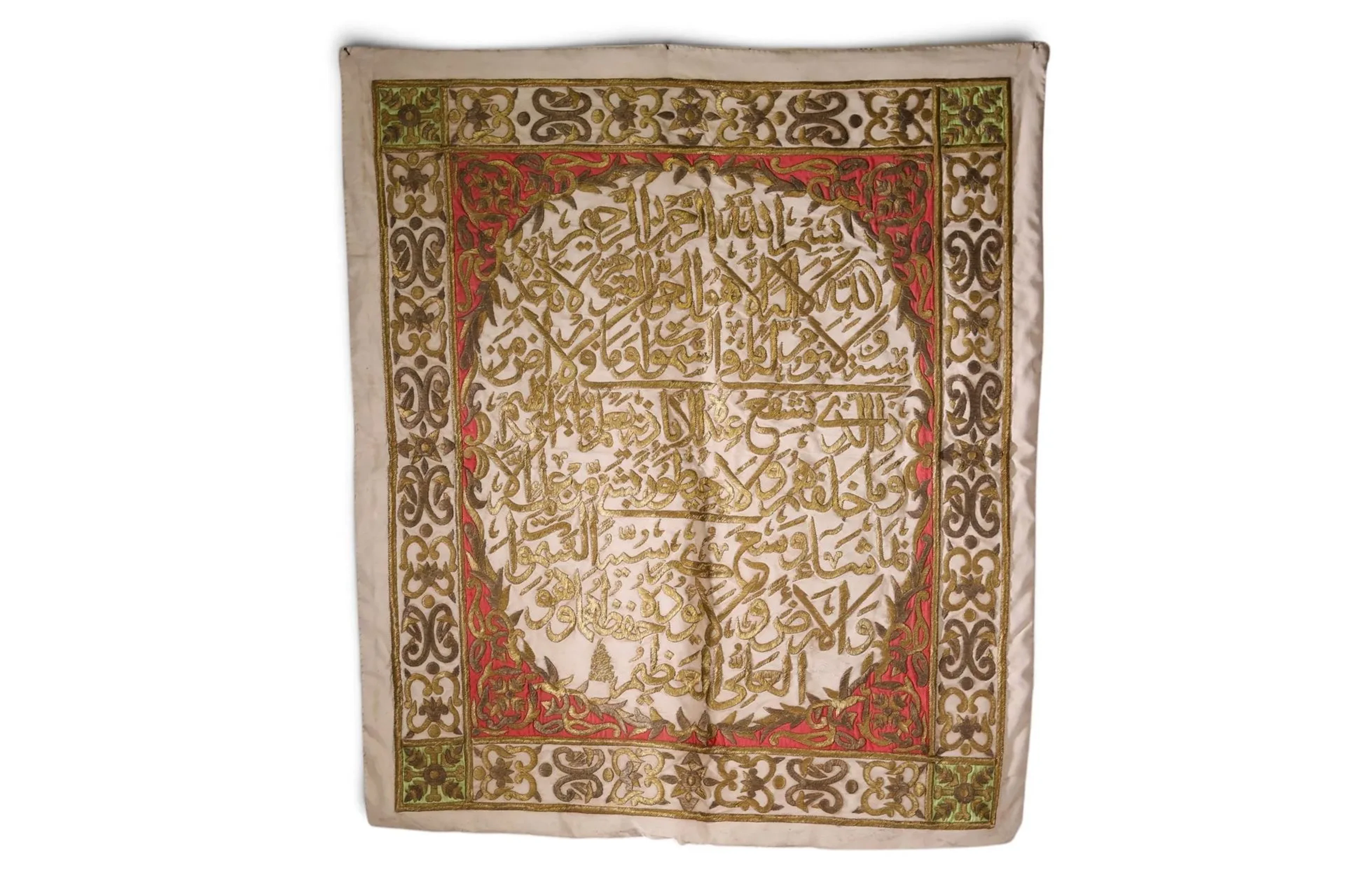 PANNEAU TEXTILE OTTOMAN BRODÉ DE FILS MÉTALLIQUES, XIXe–DÉBU - Lot 118