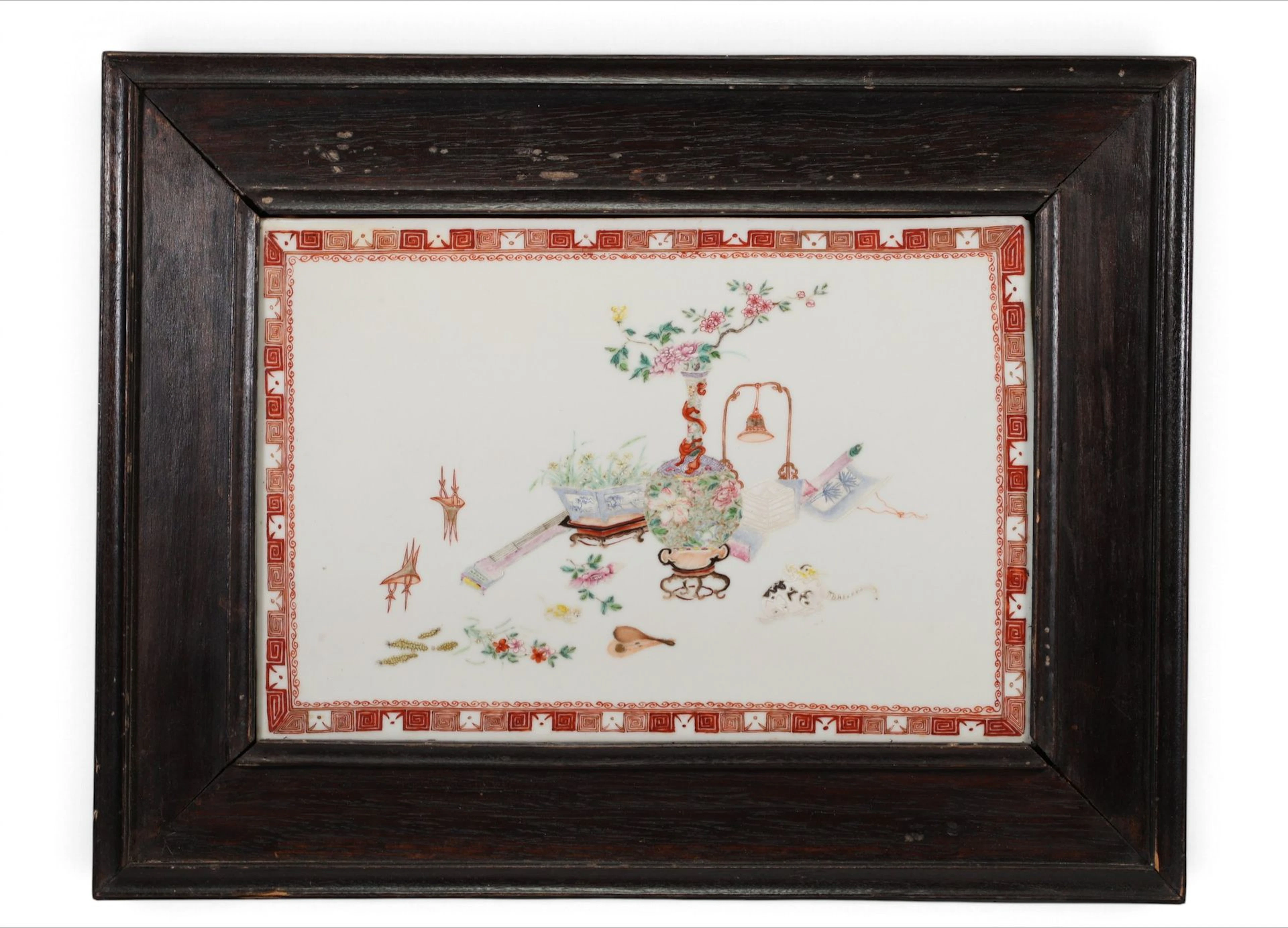 CHINE – Écran de lettré en porcelaine de la famille rose, à - Lot 44