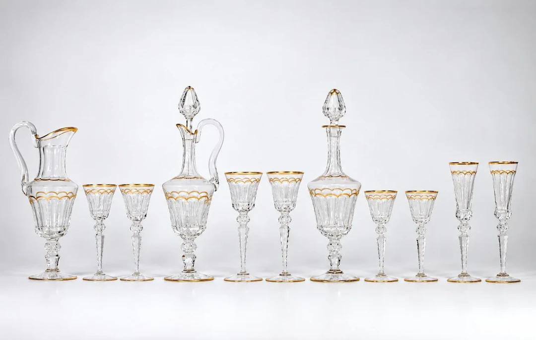 SAINT-LOUIS – Important service de table en cristal taillé e - Lot 128