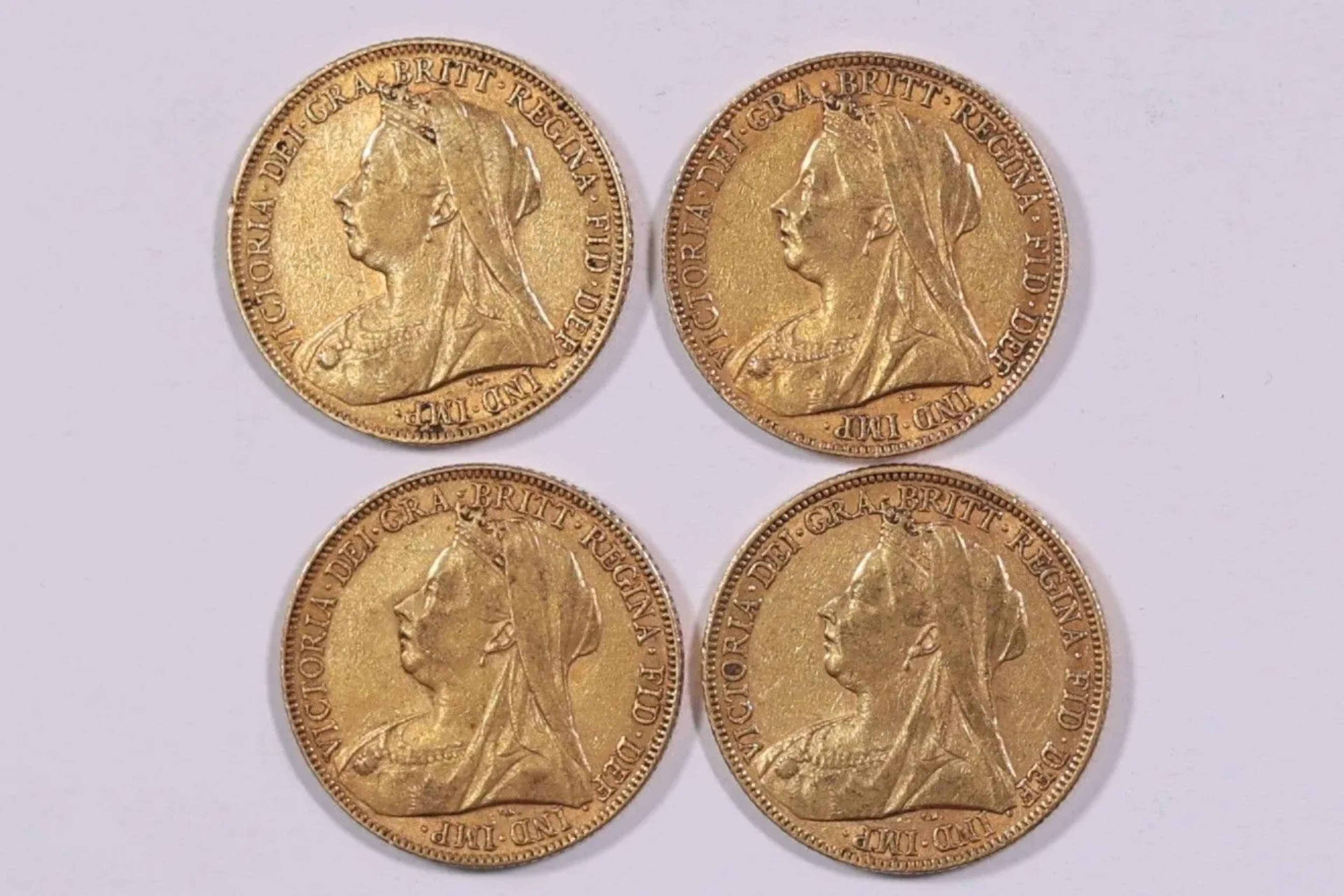 ROYAUME-UNI — VICTORIA — Ensemble de quatre souverains en or - Lot 230