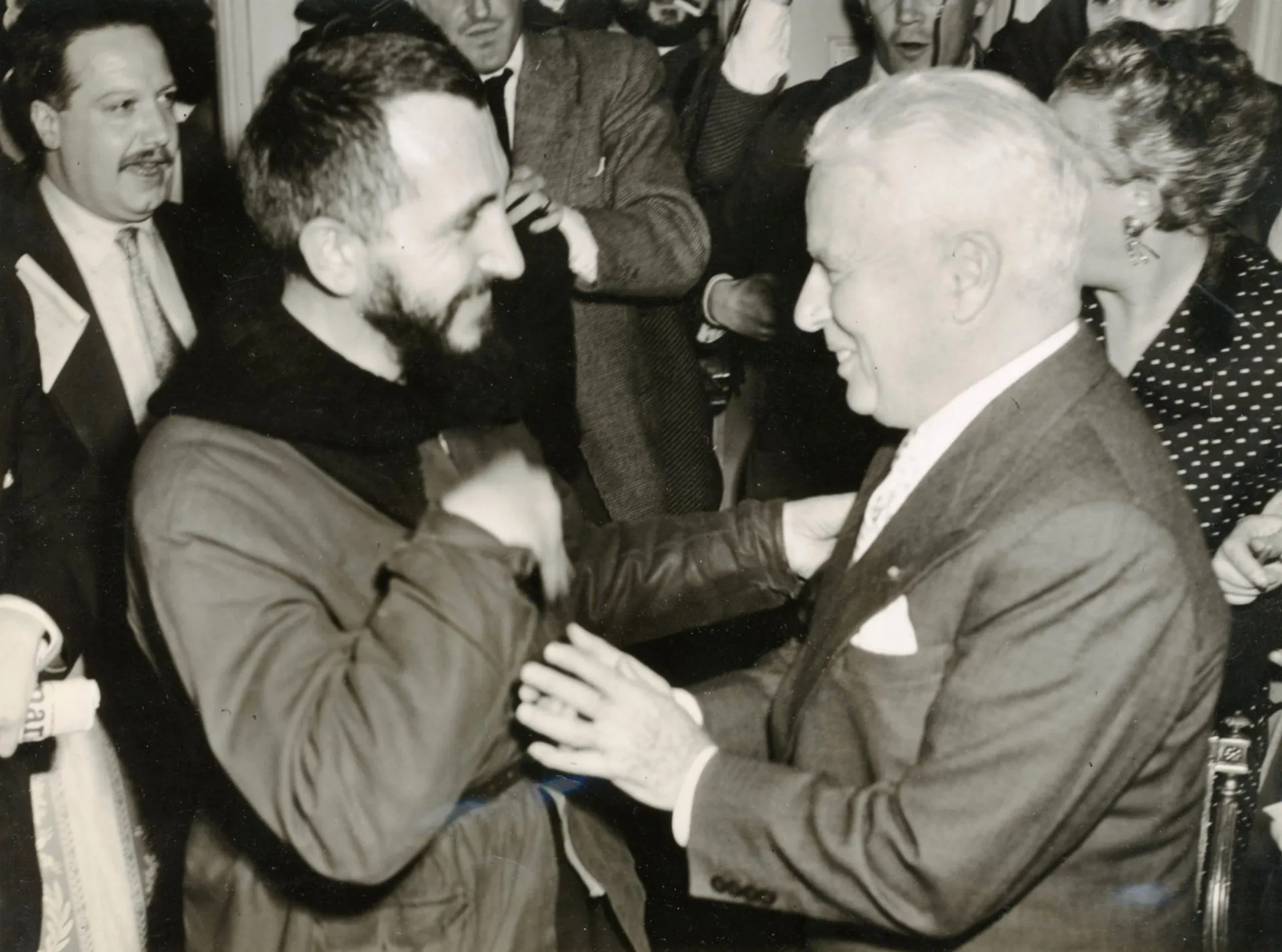 Charlie Chaplin and Abbé Pierre. - Lot 98