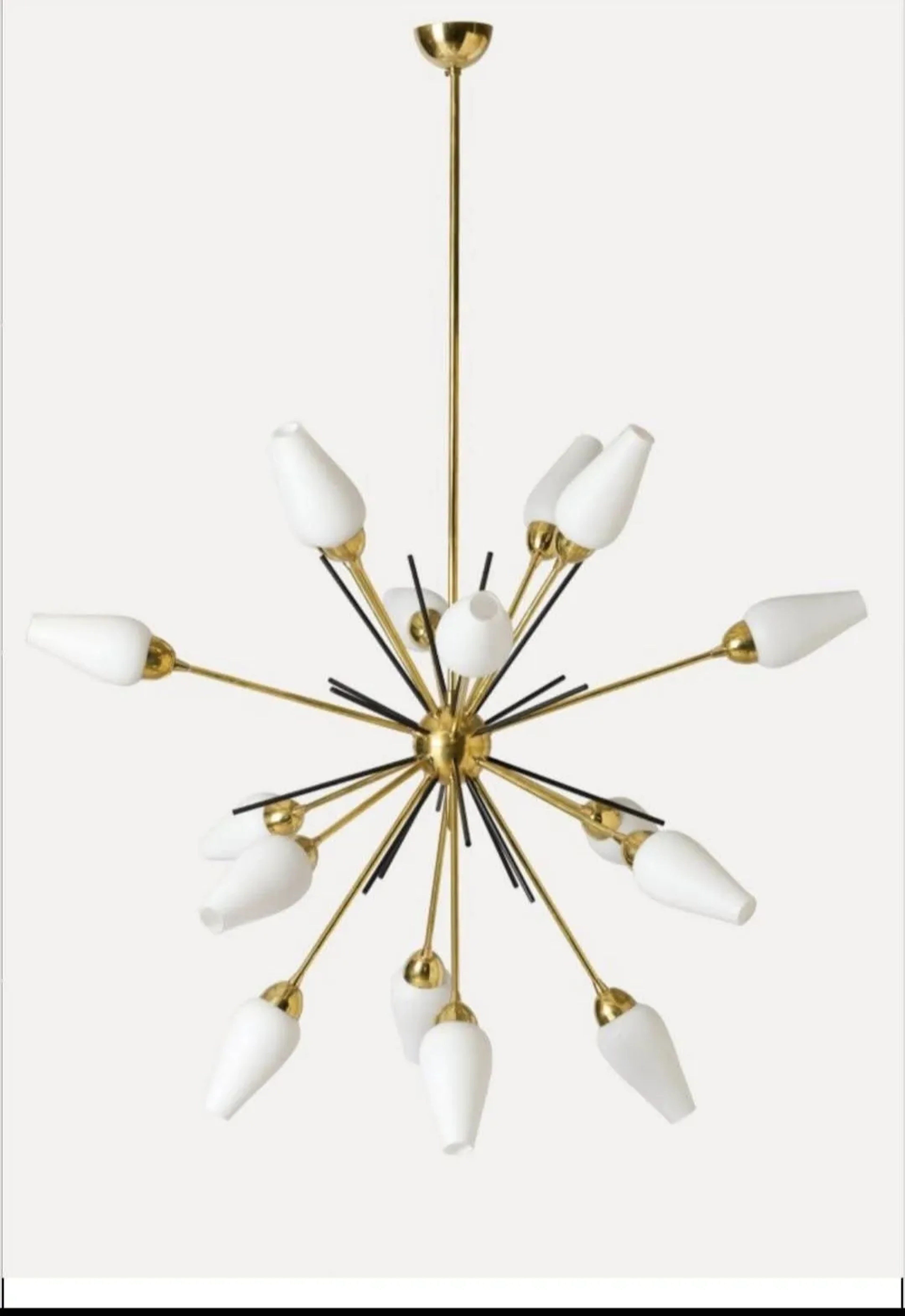 Lustre spoutnik en laiton et opaline 16 bras. - Lot 135