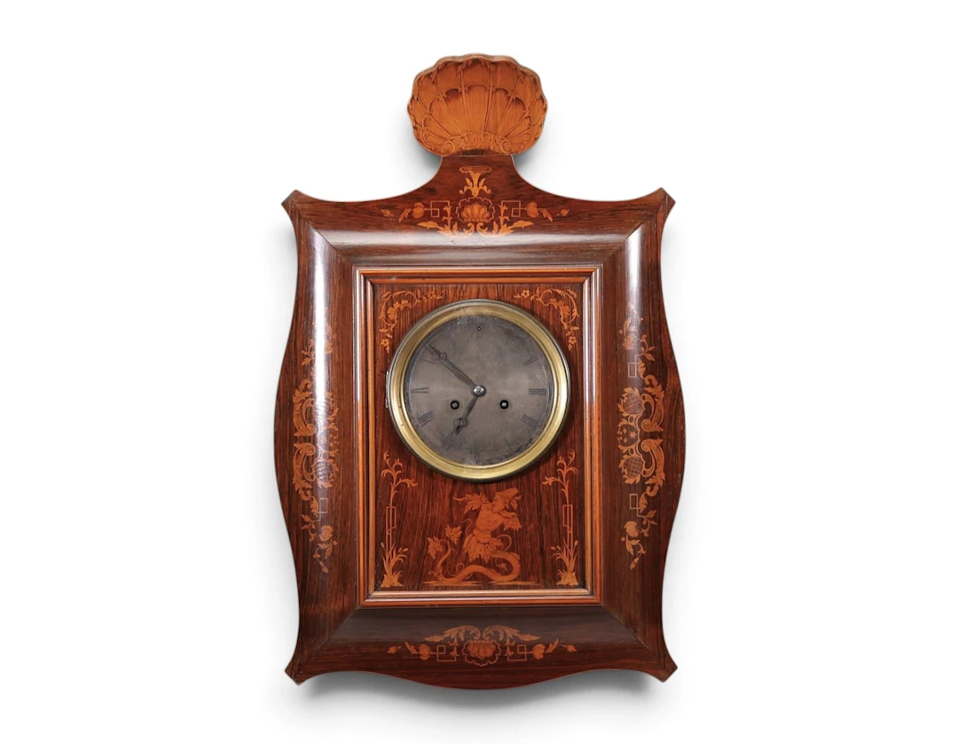 Pendule murale en marqueterie, probablement travail italien - Lot 209