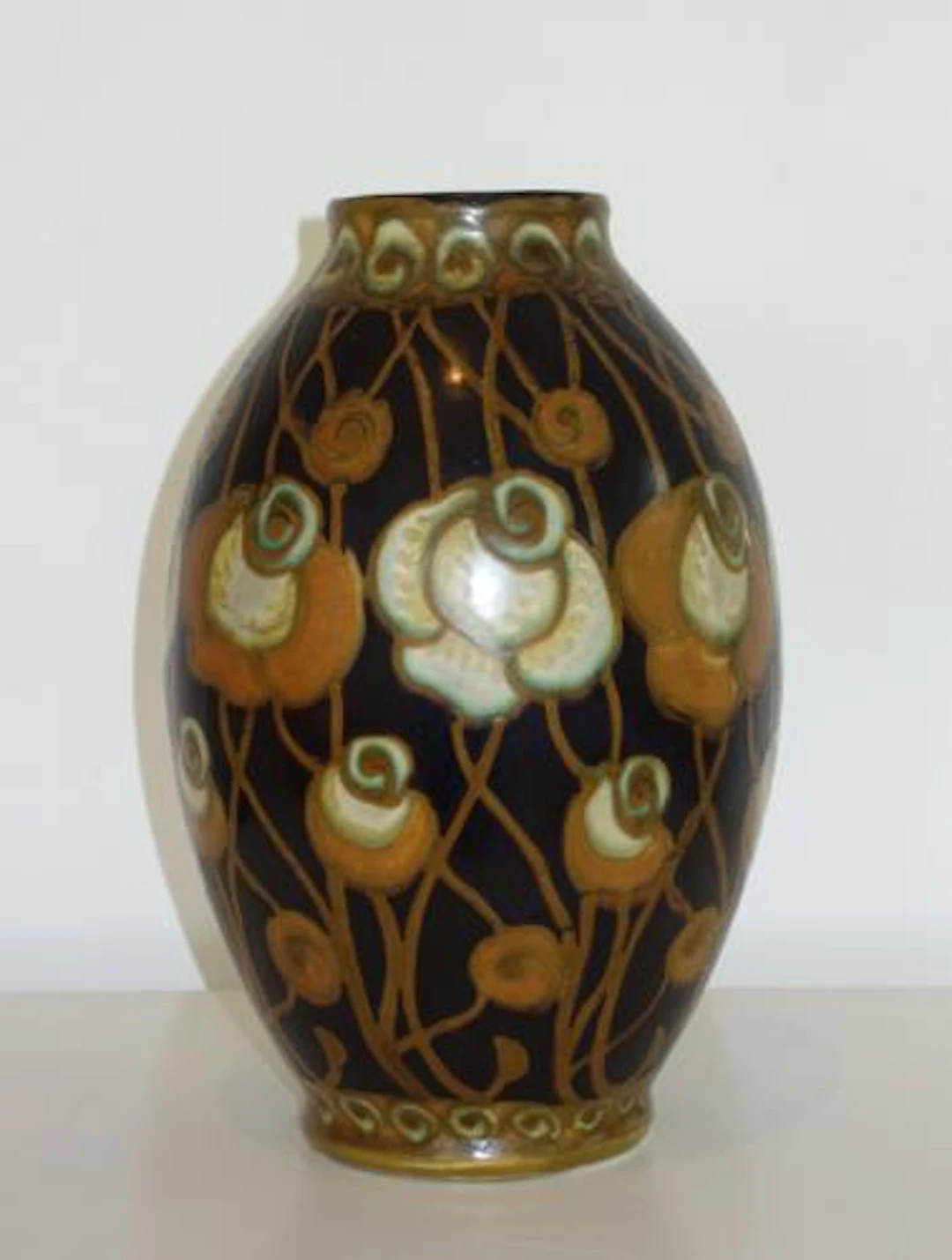 Charles Catteau - Vase mit floralem Decor