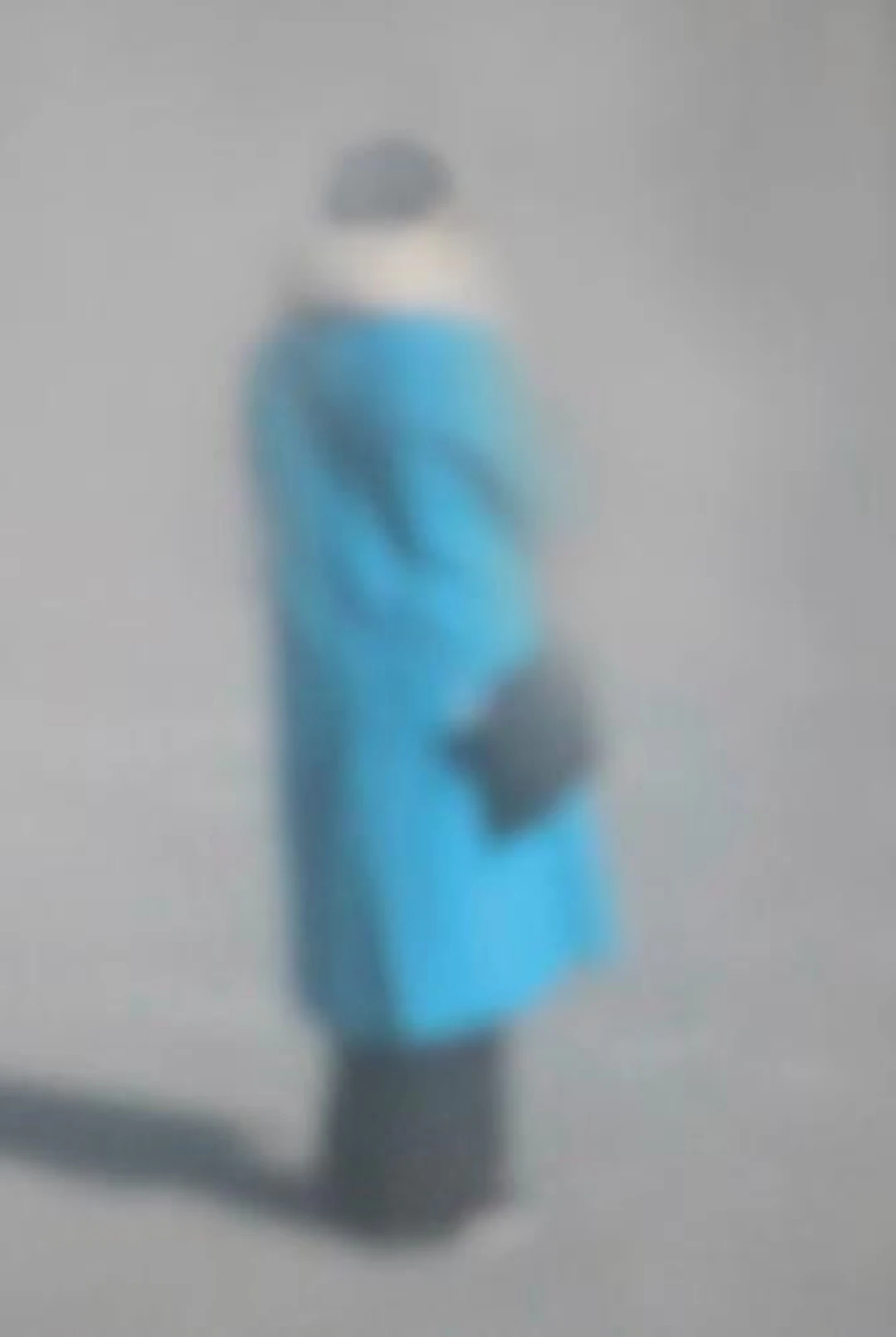 Martin Streit - Figur im blauen Mantel Figure in blue coat
