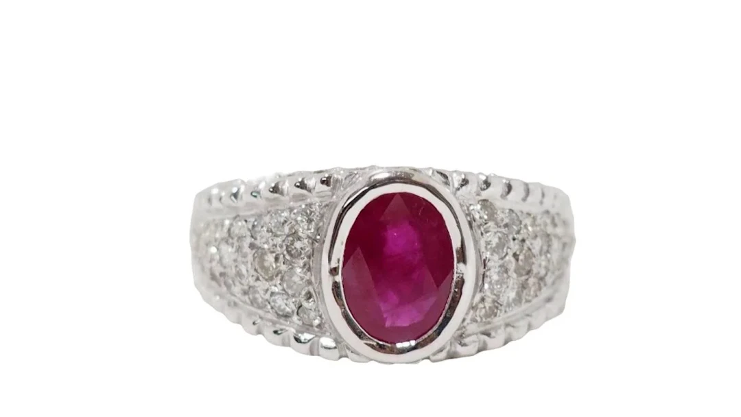Jonc ring in white gold, rubies and diamonds