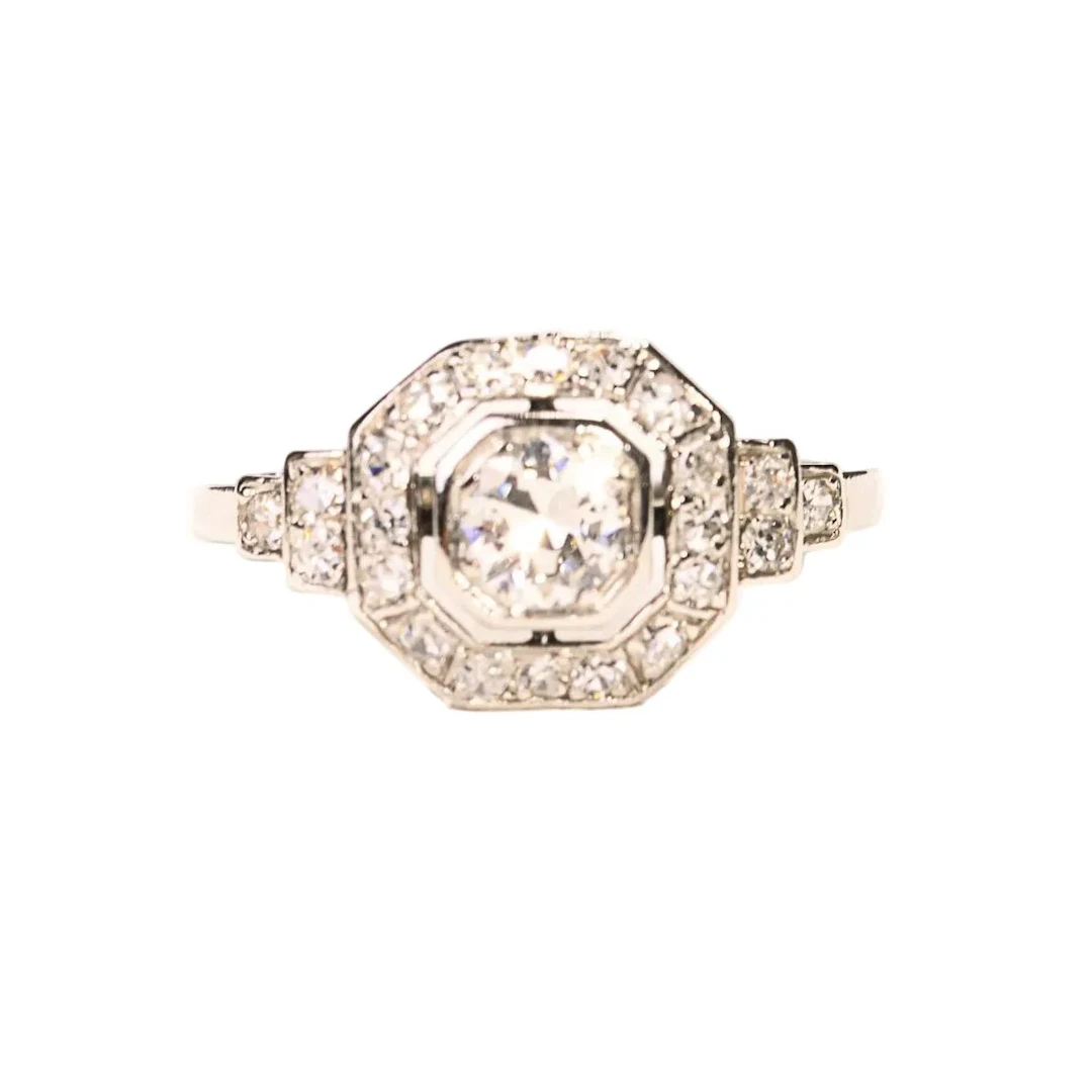 Bague Entourage en platine et diamants
