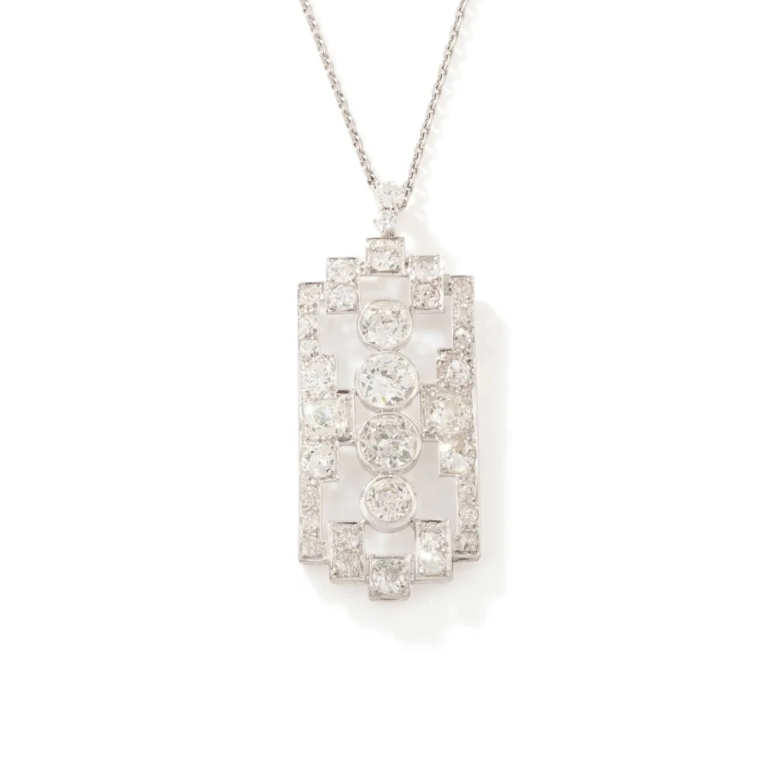 Collier Pendentif Plaque en or blanc, platine et diamants