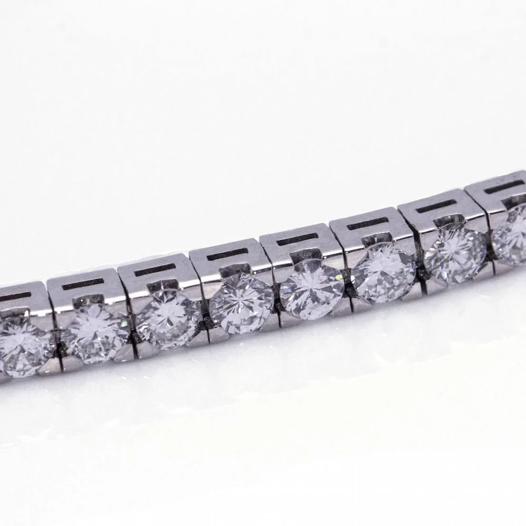 Bracelet Line in white gold and diamonds