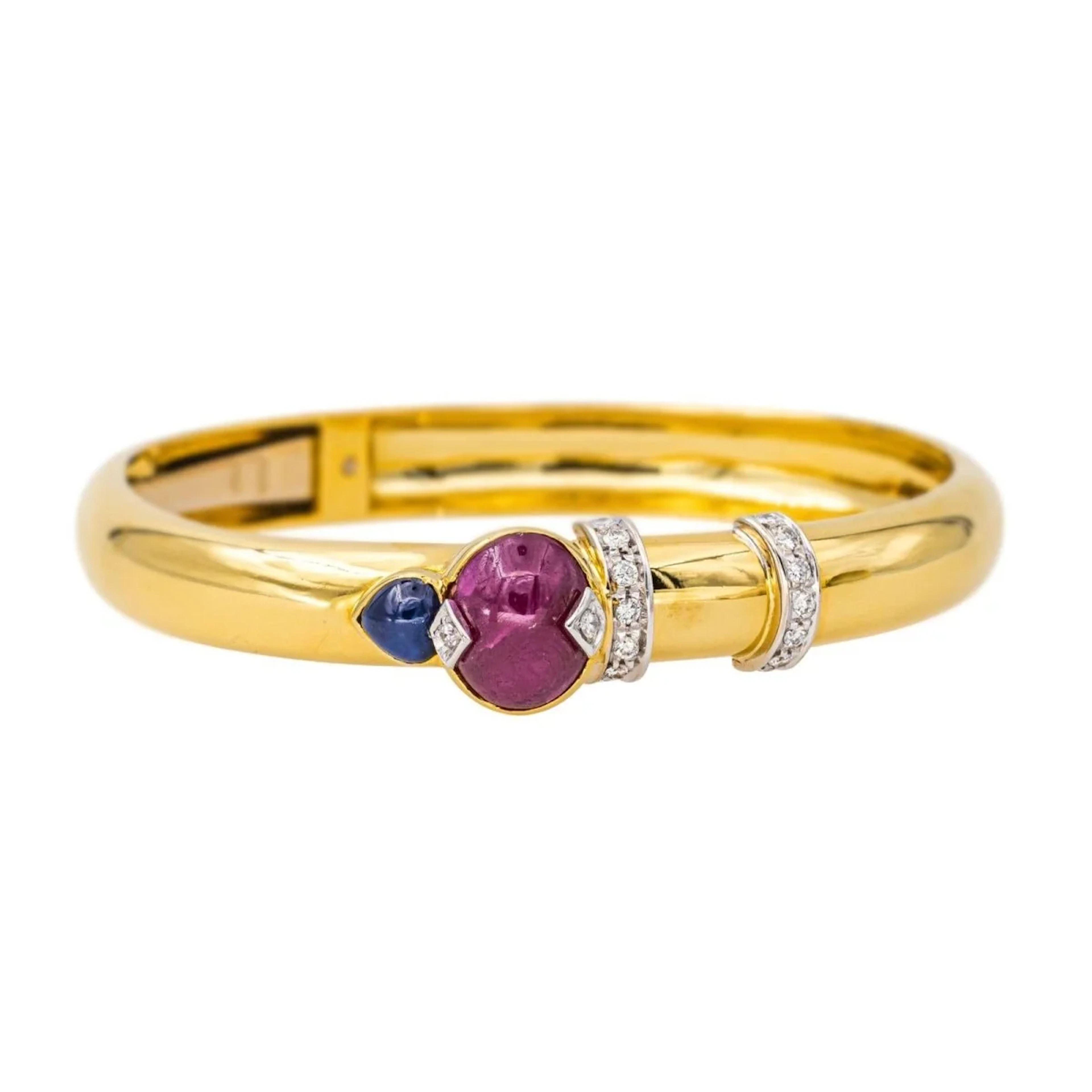 Bangle bracelet in yellow gold, rubies, sapphires and diamonds
