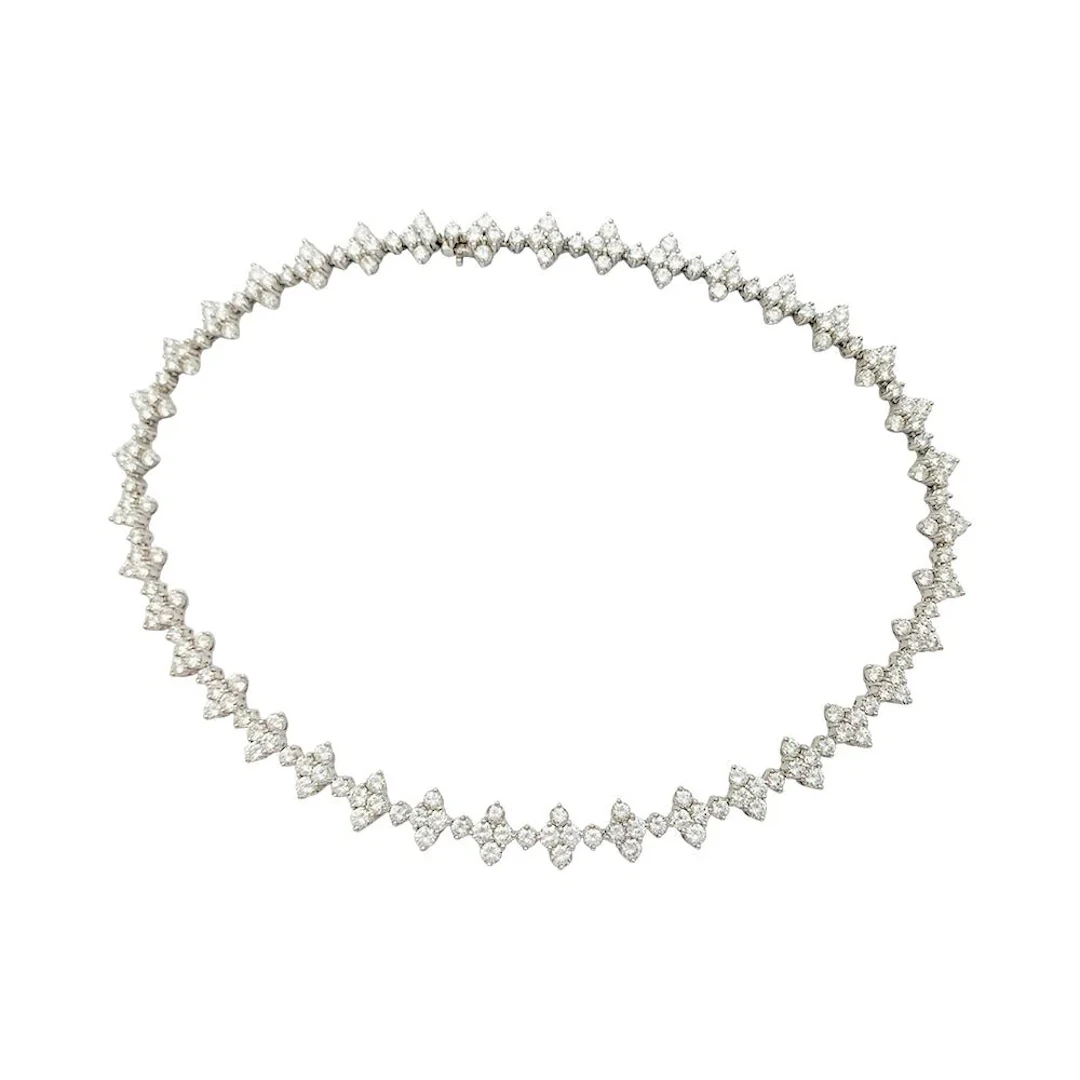 Necklace with white gold flowers and Diamonds