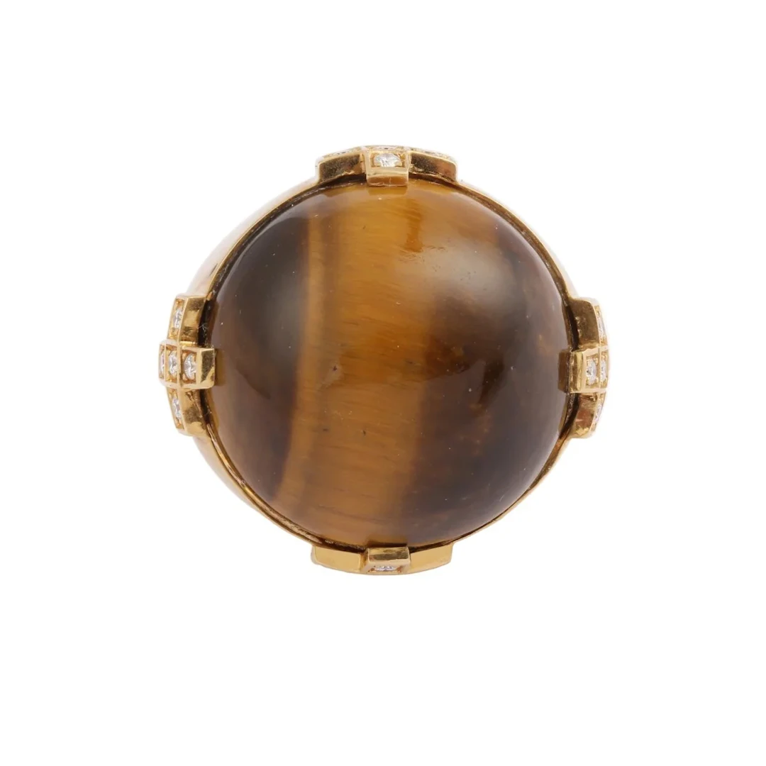 C.ESCHER Cocktail Ring in yellow gold, tiger's eye and diamonds