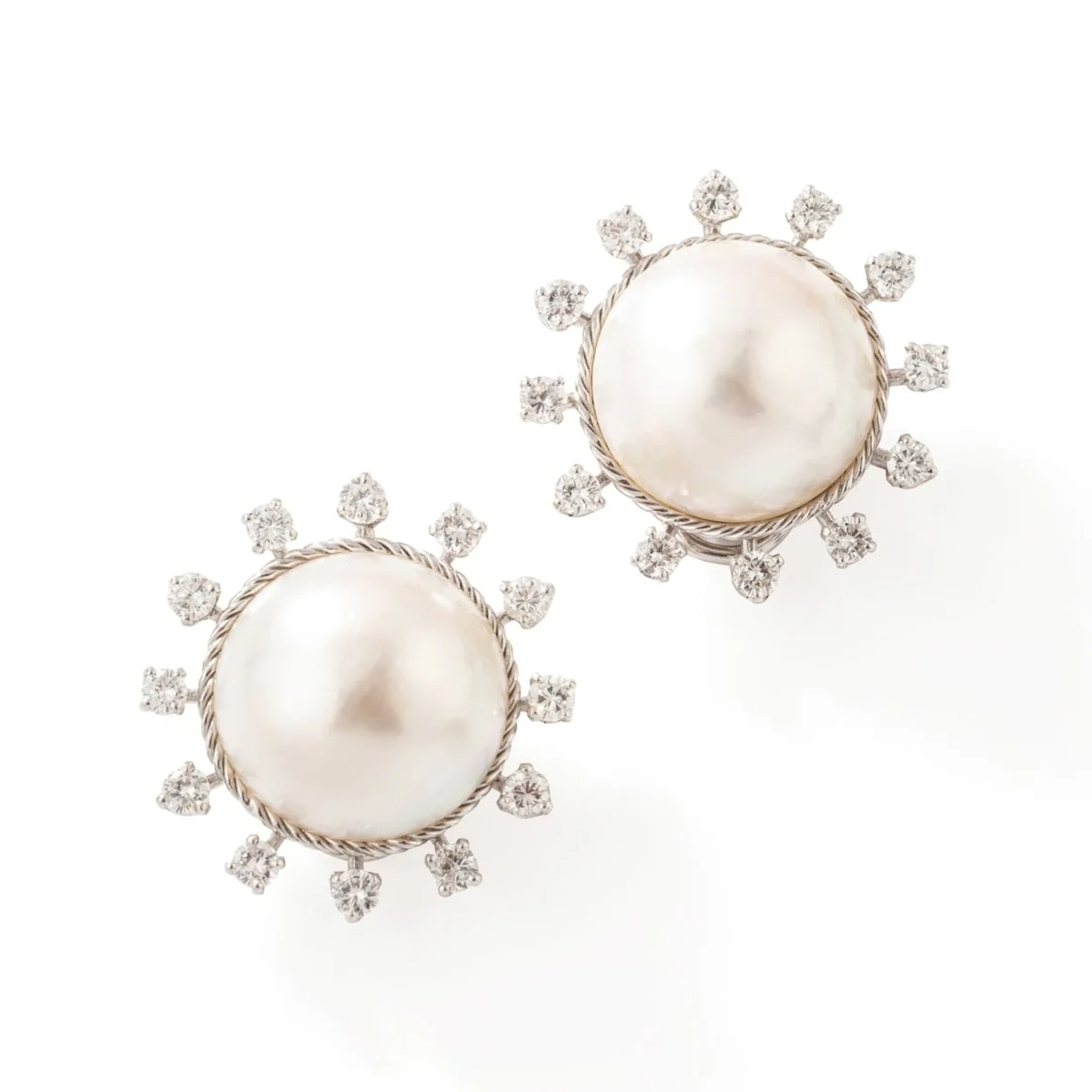 Clip-on earrings in white gold, Mabé pearls and diamonds