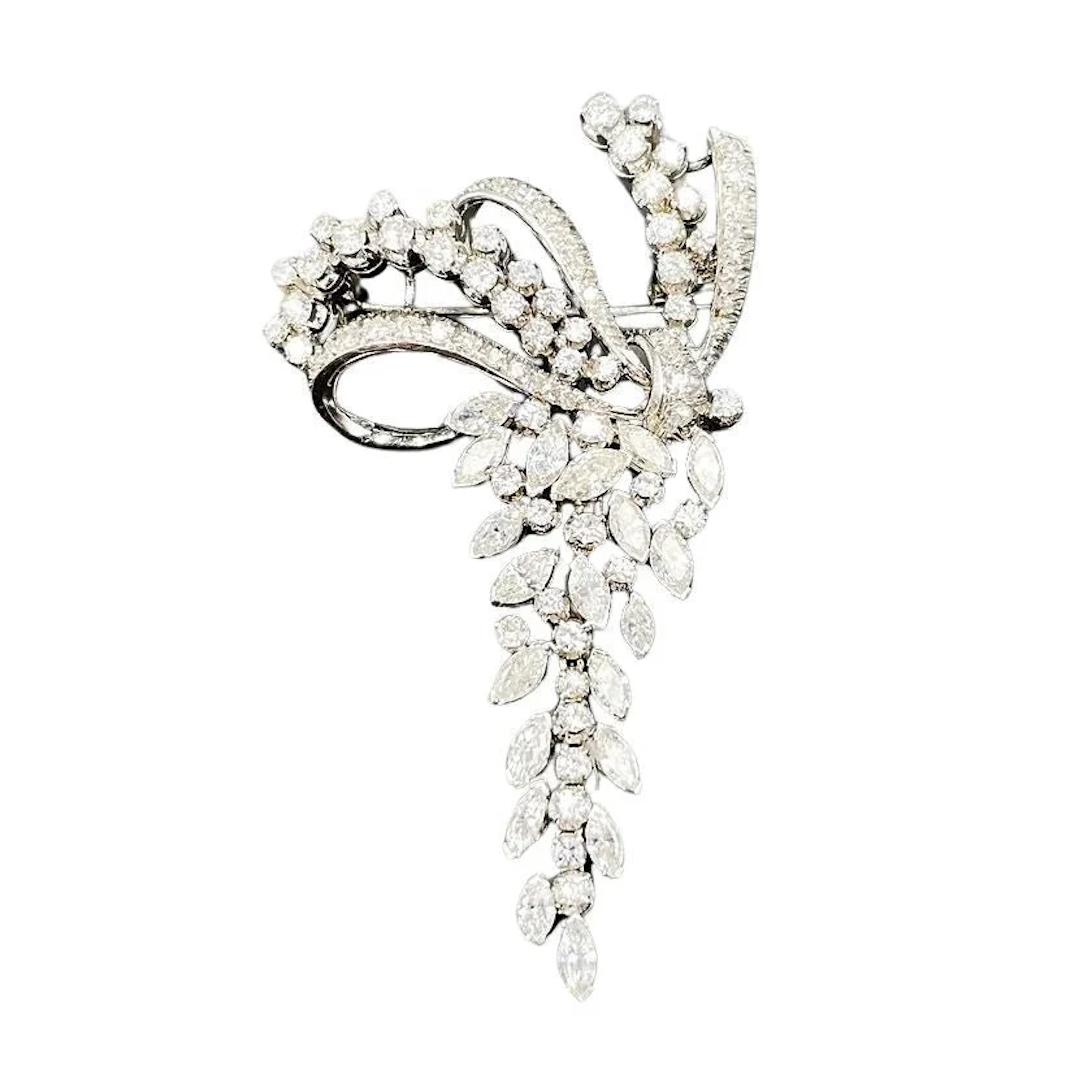 Pin brooch in white gold and diamonds