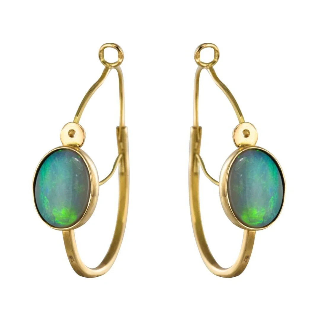 Earrings Sleepers in yellow gold and opal
