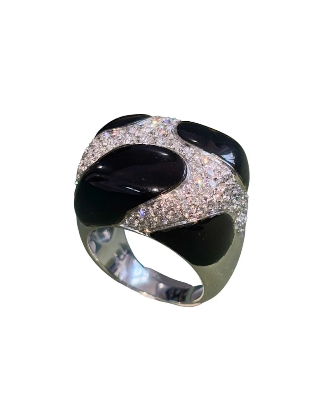 Cocktail Ring in White Gold, Enamel, and Diamonds