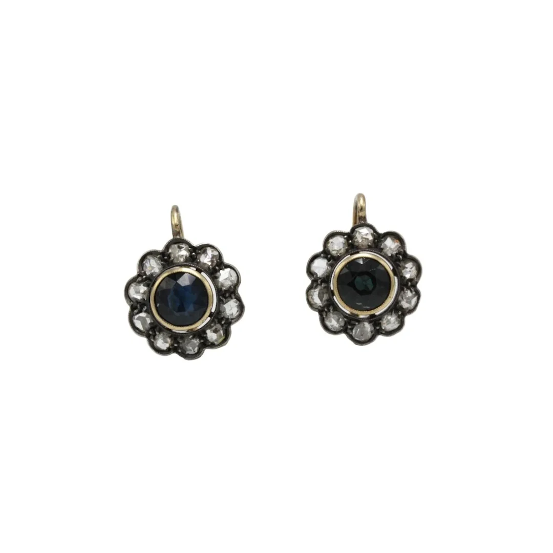 Sleeper earrings in yellow gold, sapphires and diamonds