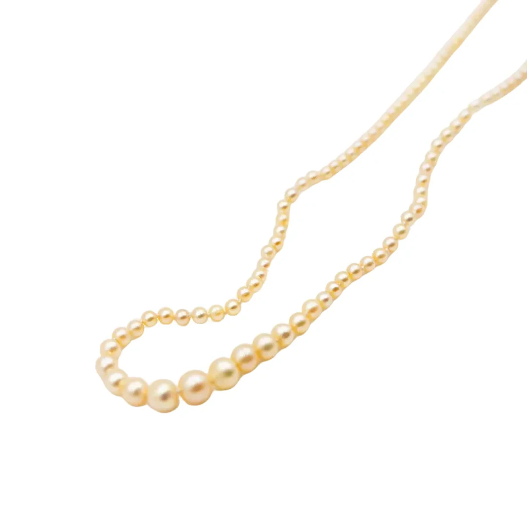 Necklace of Pearls in fine pearls and White gold