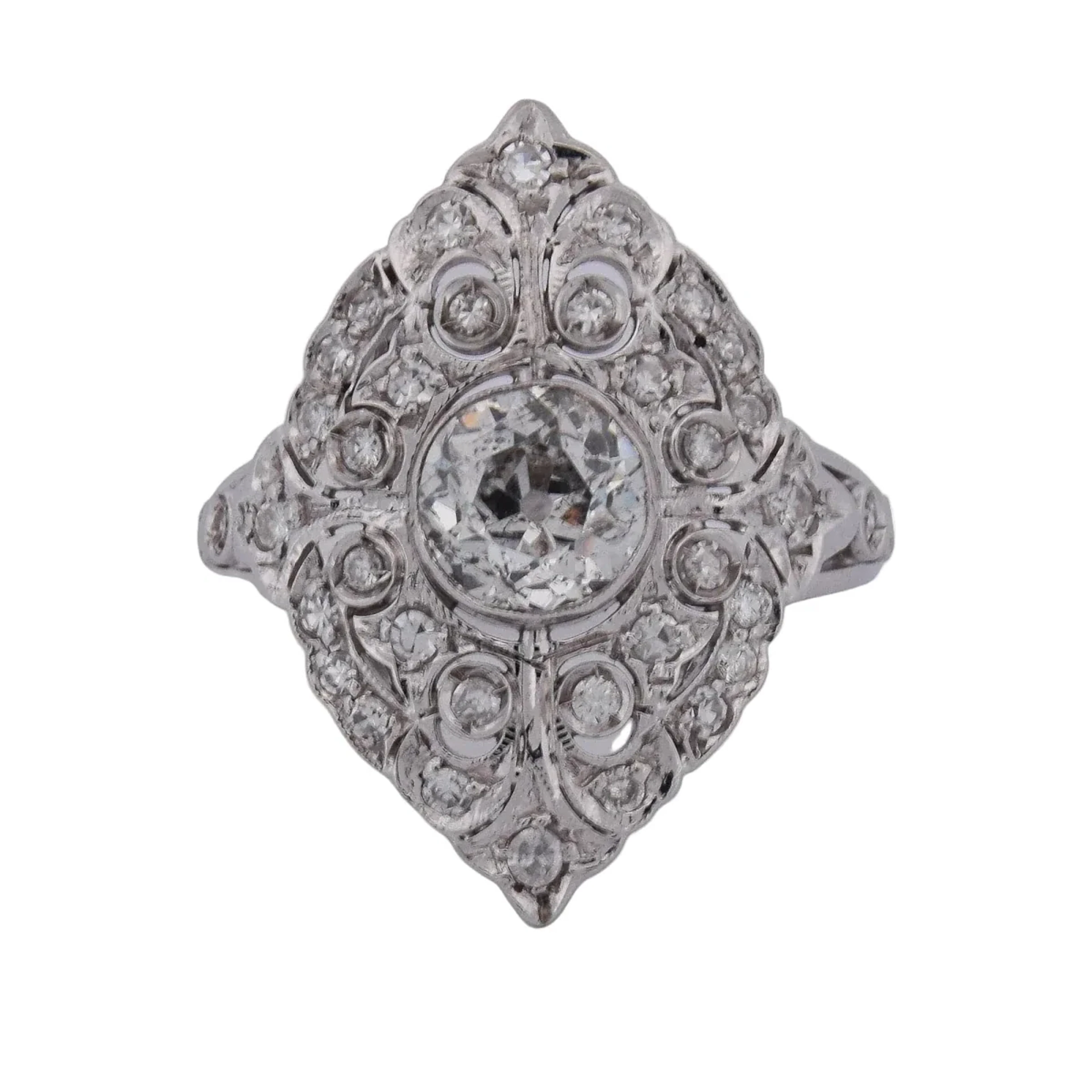 "Entourage" Ring in White Gold and Diamonds
