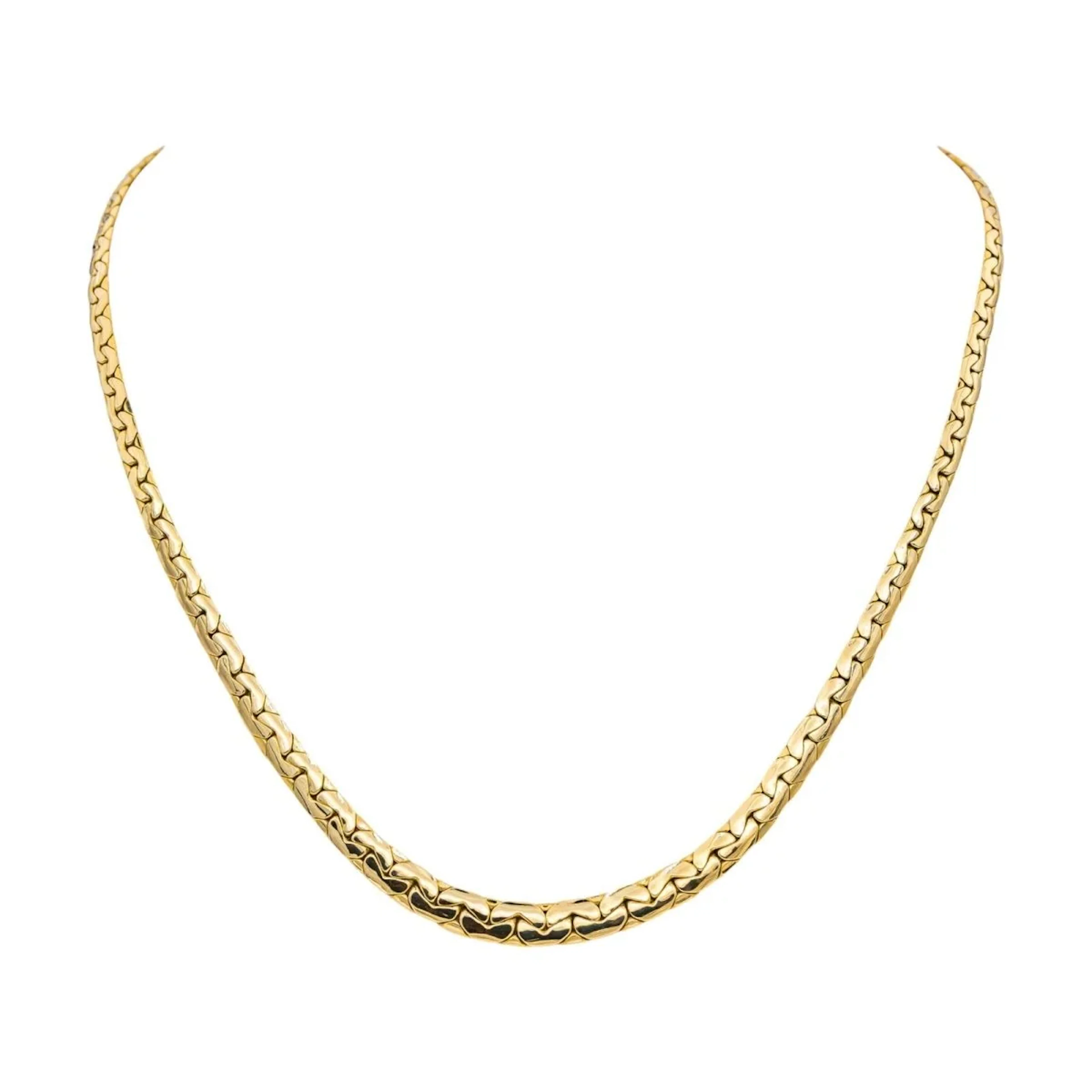 Maille necklace in yellow gold