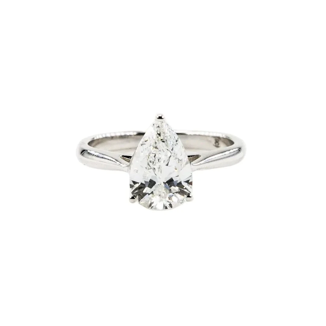 White gold and diamond Solitaire Ring