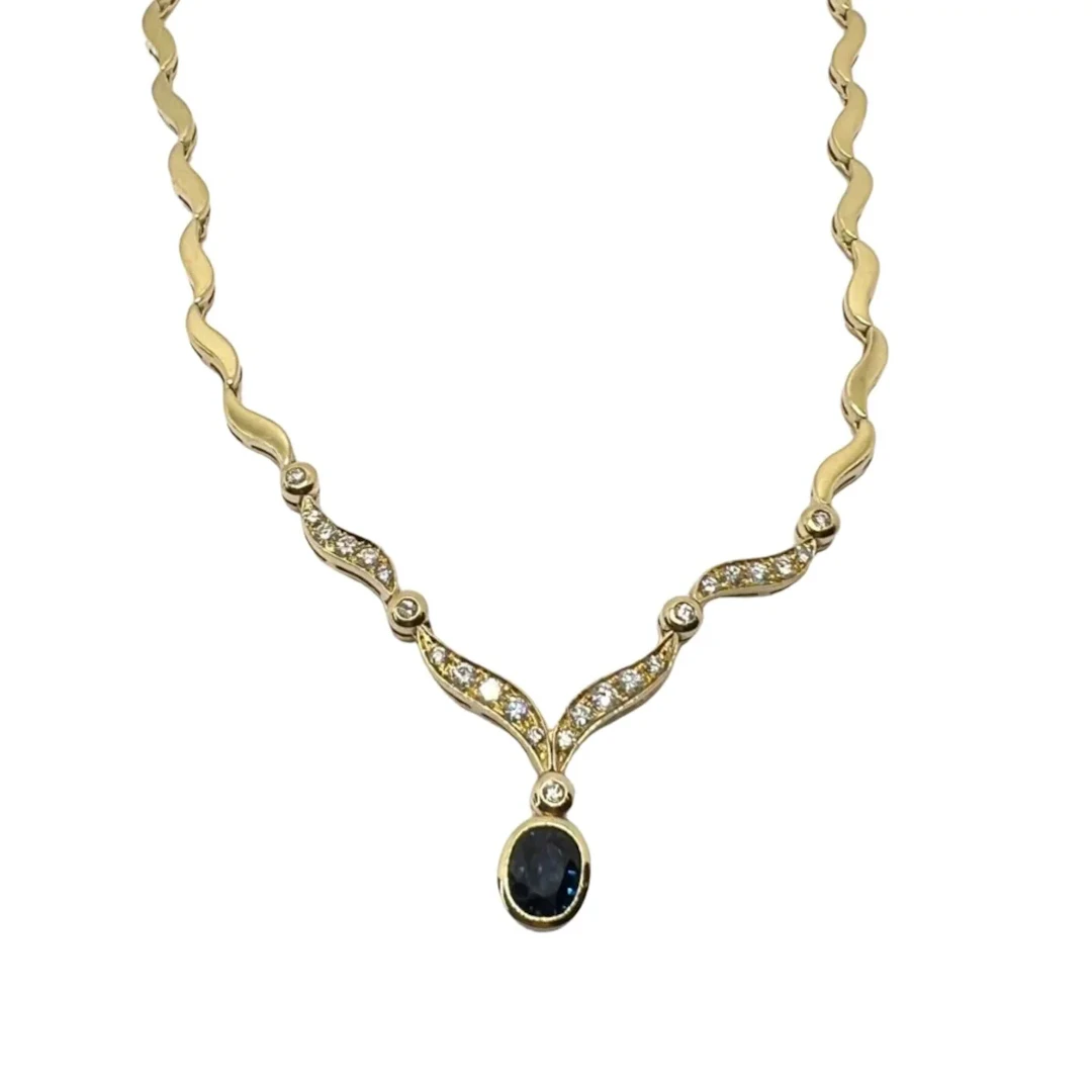 Necklace Pendant in Yellow gold, Sapphire and Diamonds