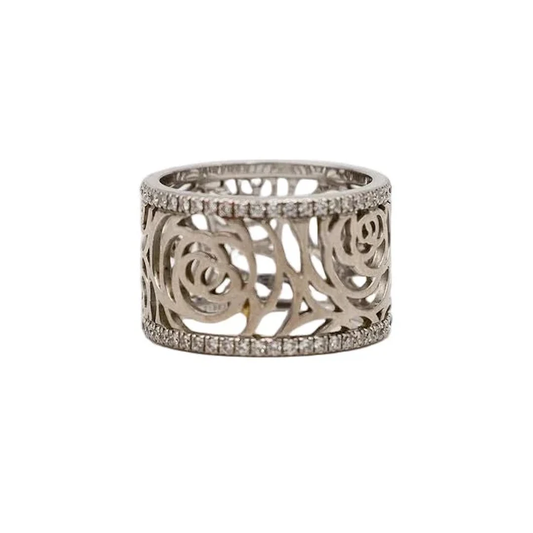 CHANEL "Camélia Fil" Headband Ring in White gold and Diamonds