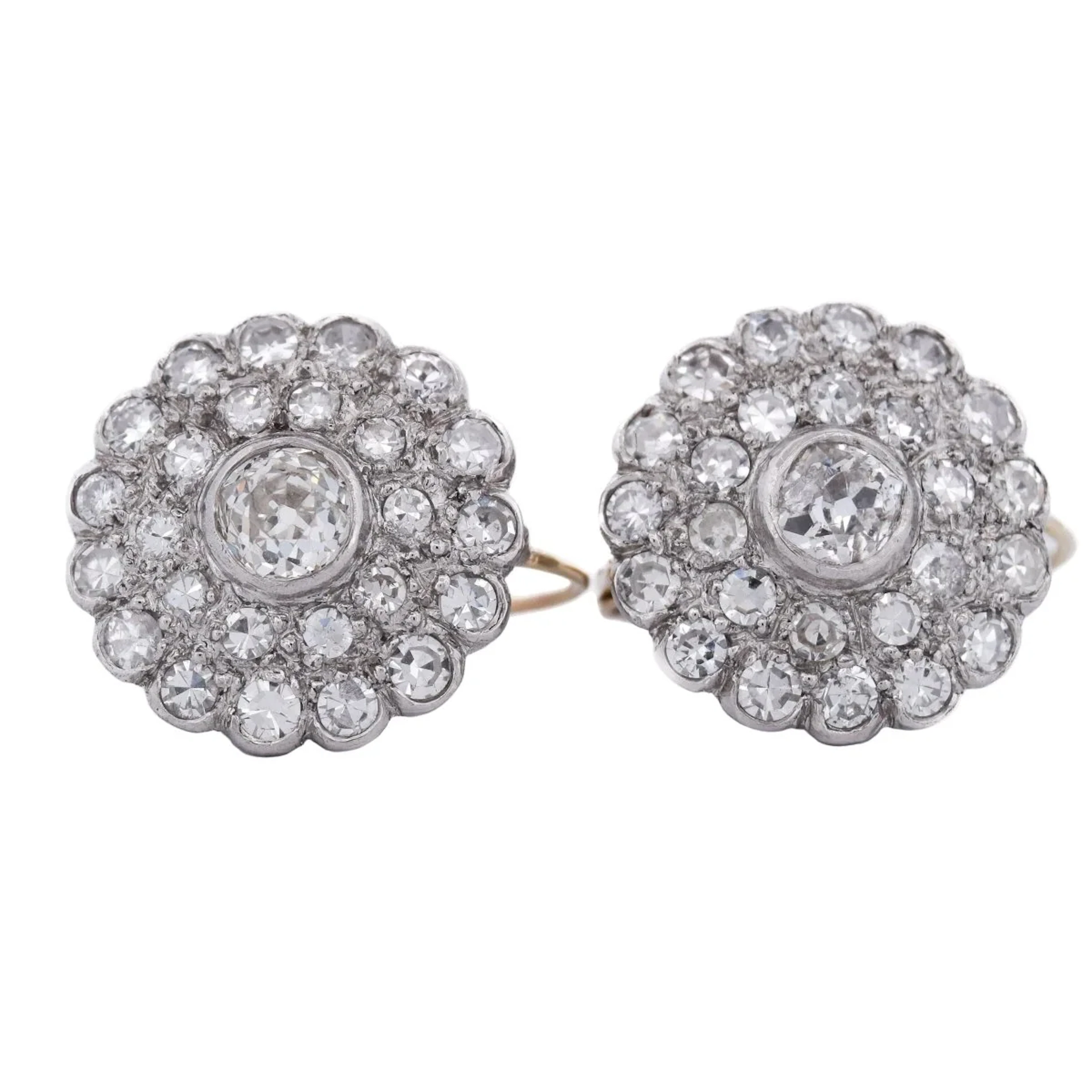 Boucles d'oreilles Dormeuses en or jaune, platine et diamants
