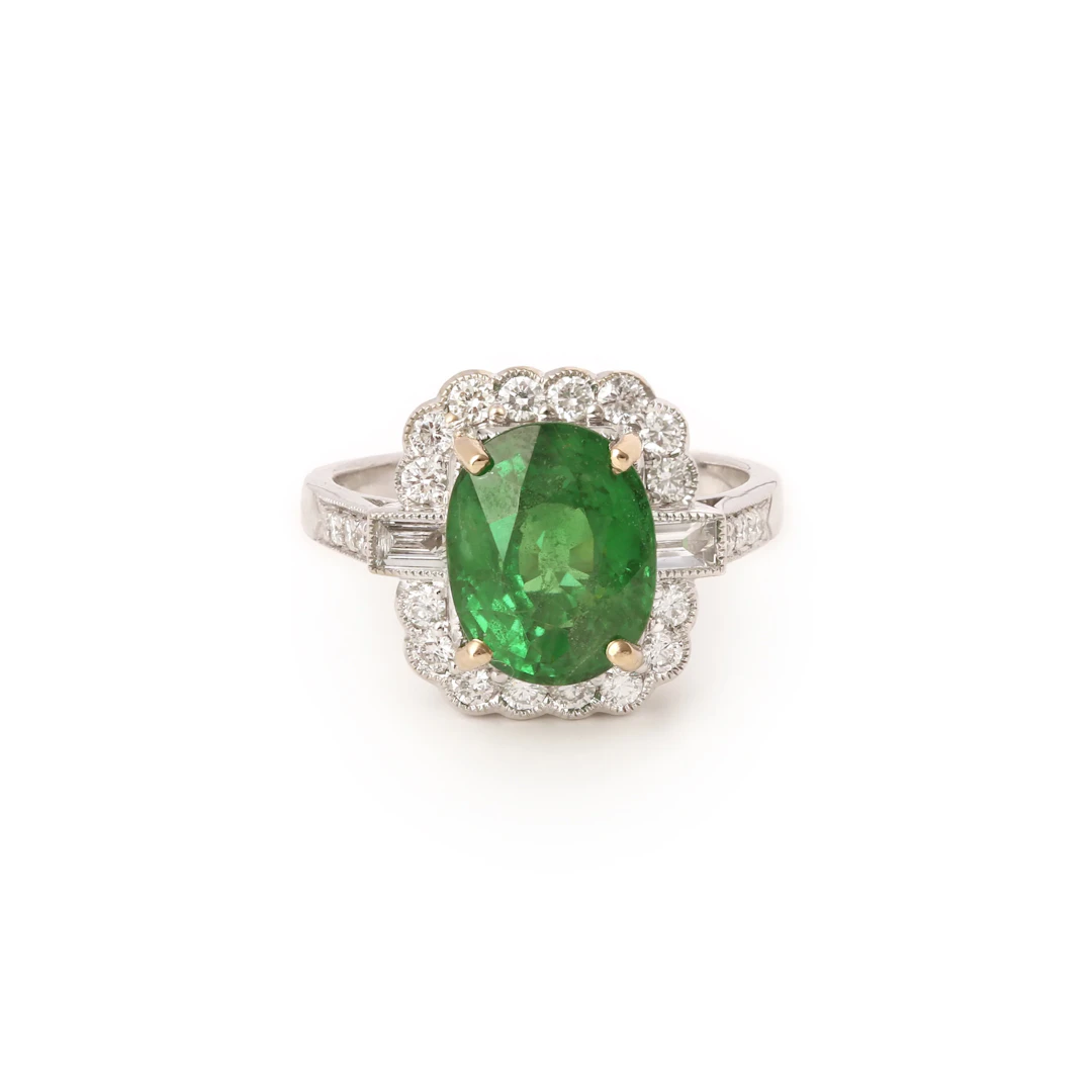 Pompadour Ring in white gold, tsavorite garnet and diamonds