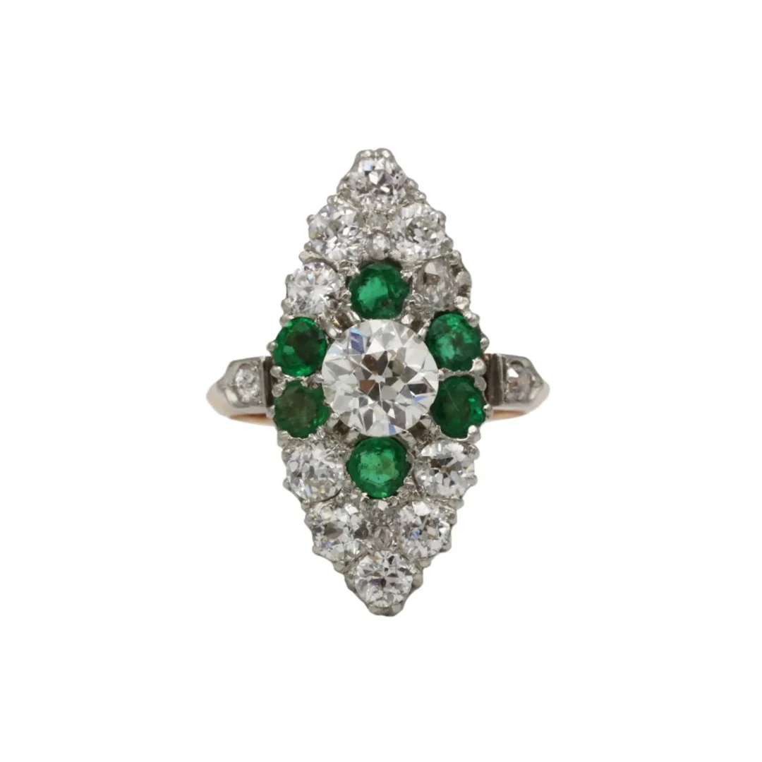Ring marquise art deco in gold 750 diamonds antique cuts and emeralds
