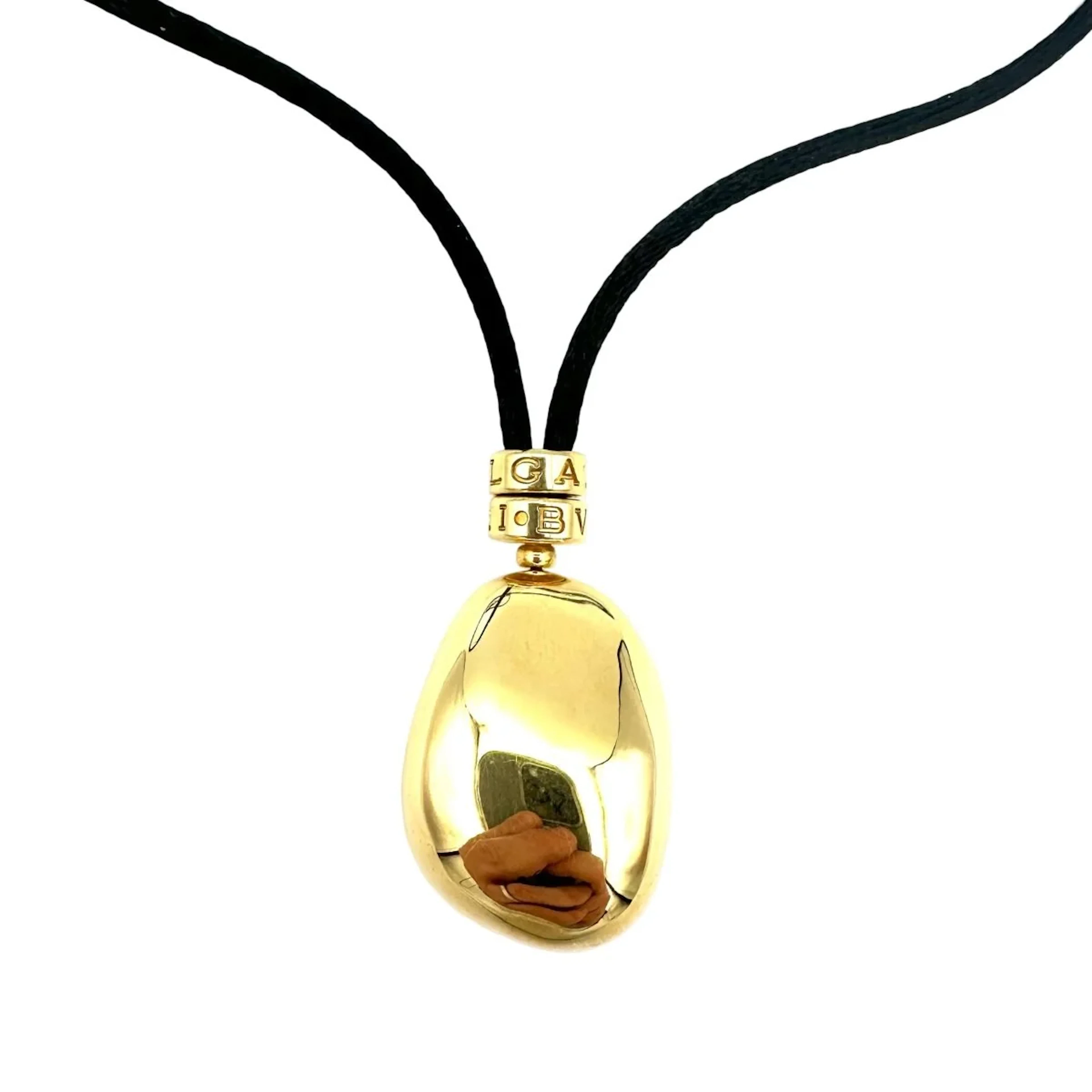 Necklace Pendant BULGARI "Sassi" in Yellow gold