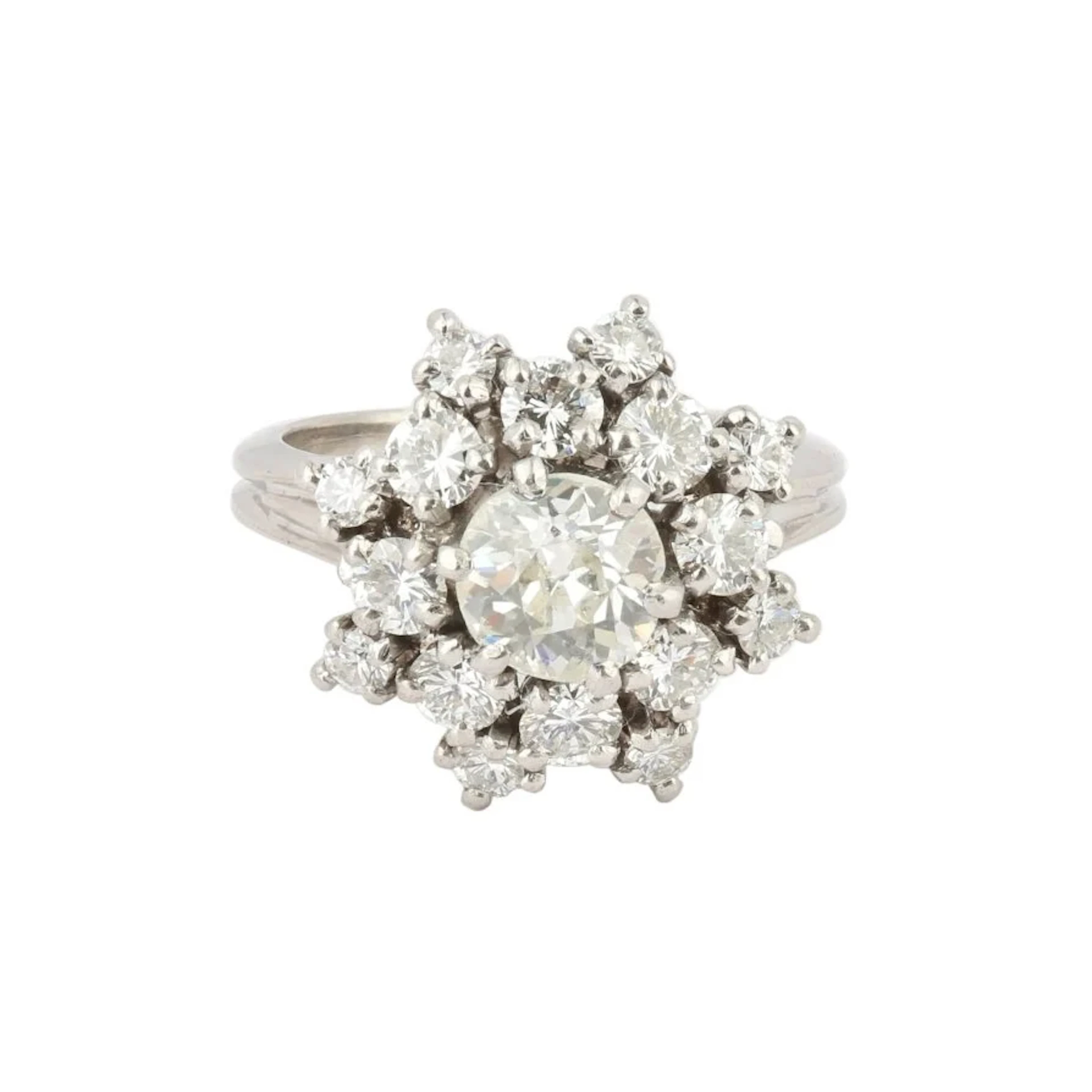 Marguerite Ring in Platinum and Diamonds