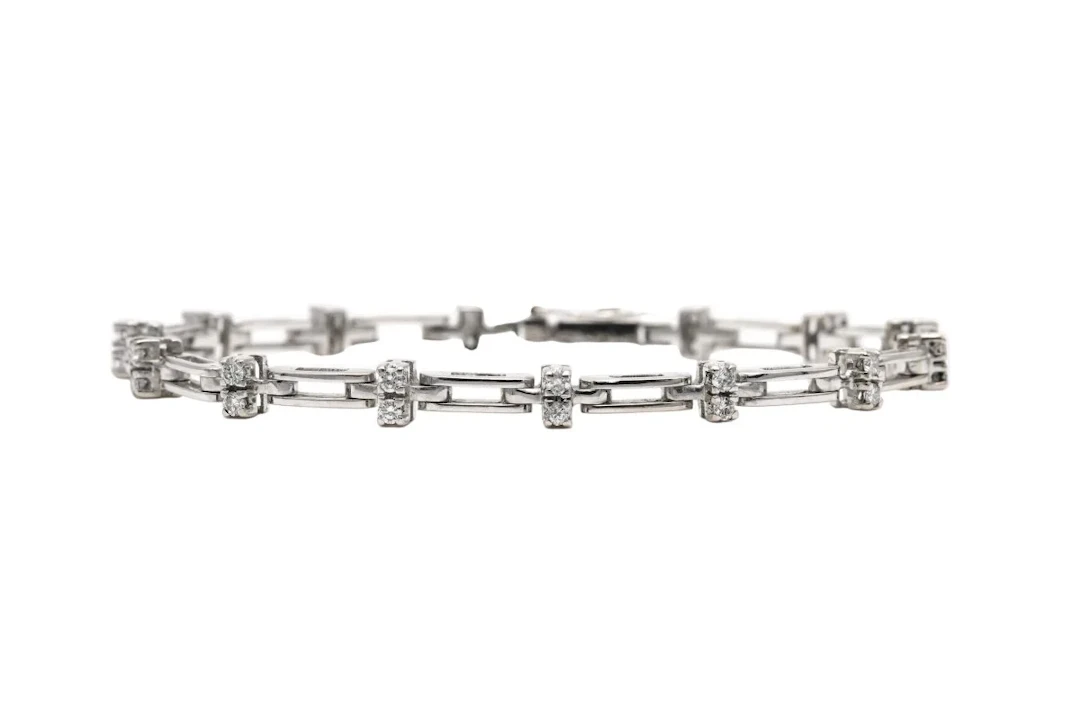 Bracelet in white gold and diamonds