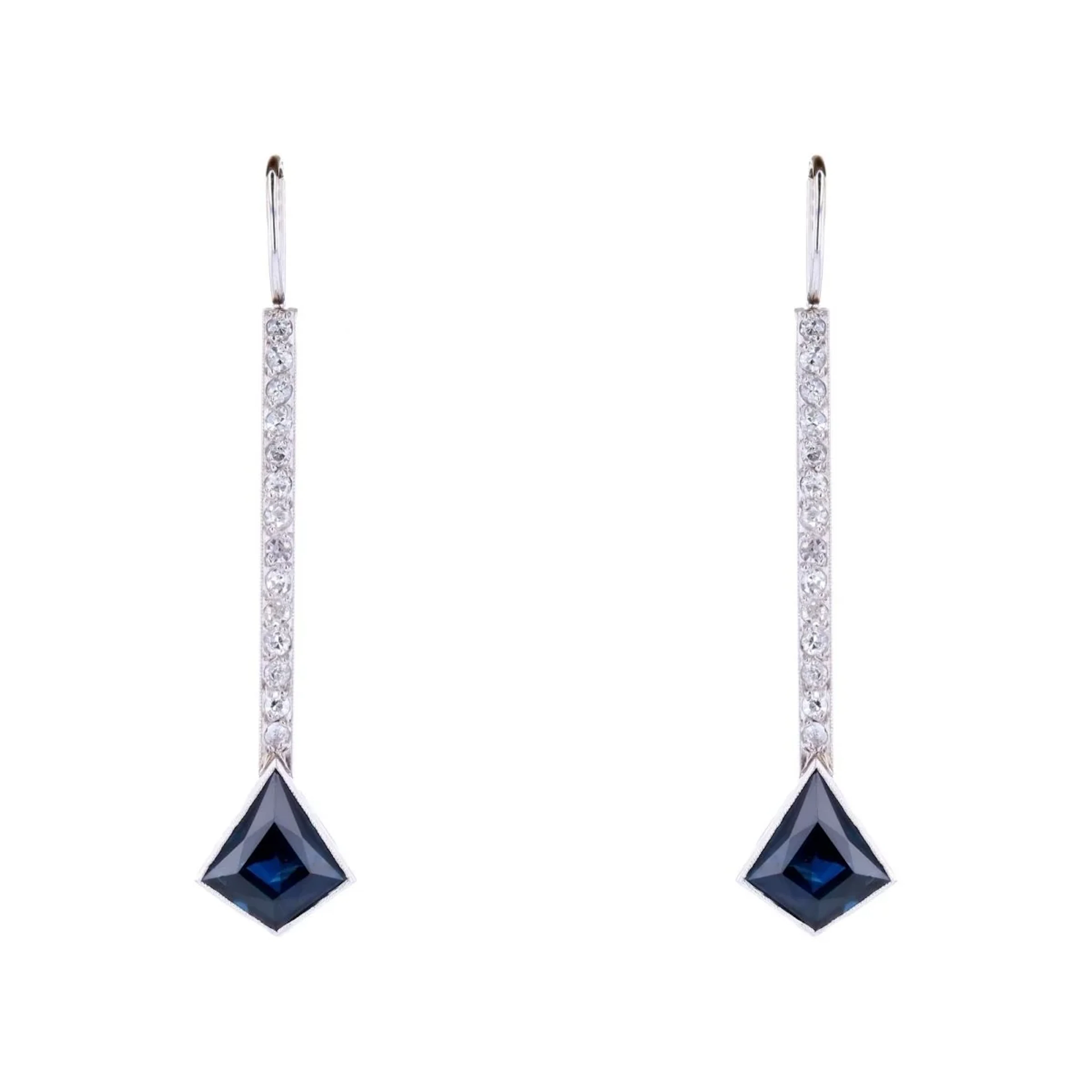 Drop Earrings in White Gold, Platinum