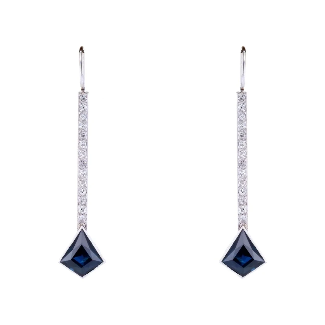 Drop Earrings in White Gold, Platinum