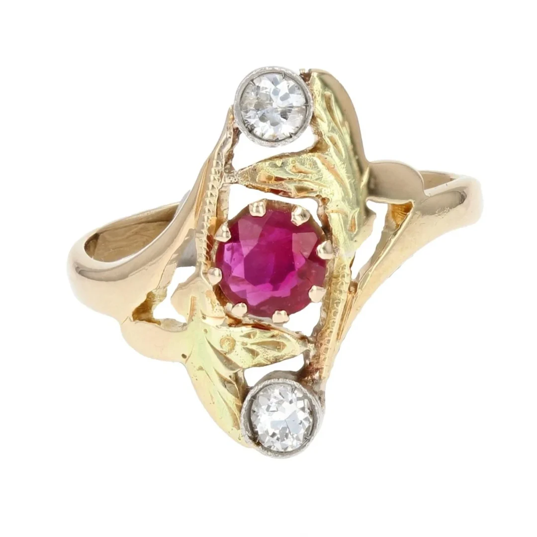 Trilogy ring in yellow gold, green gold, rubies and diamonds