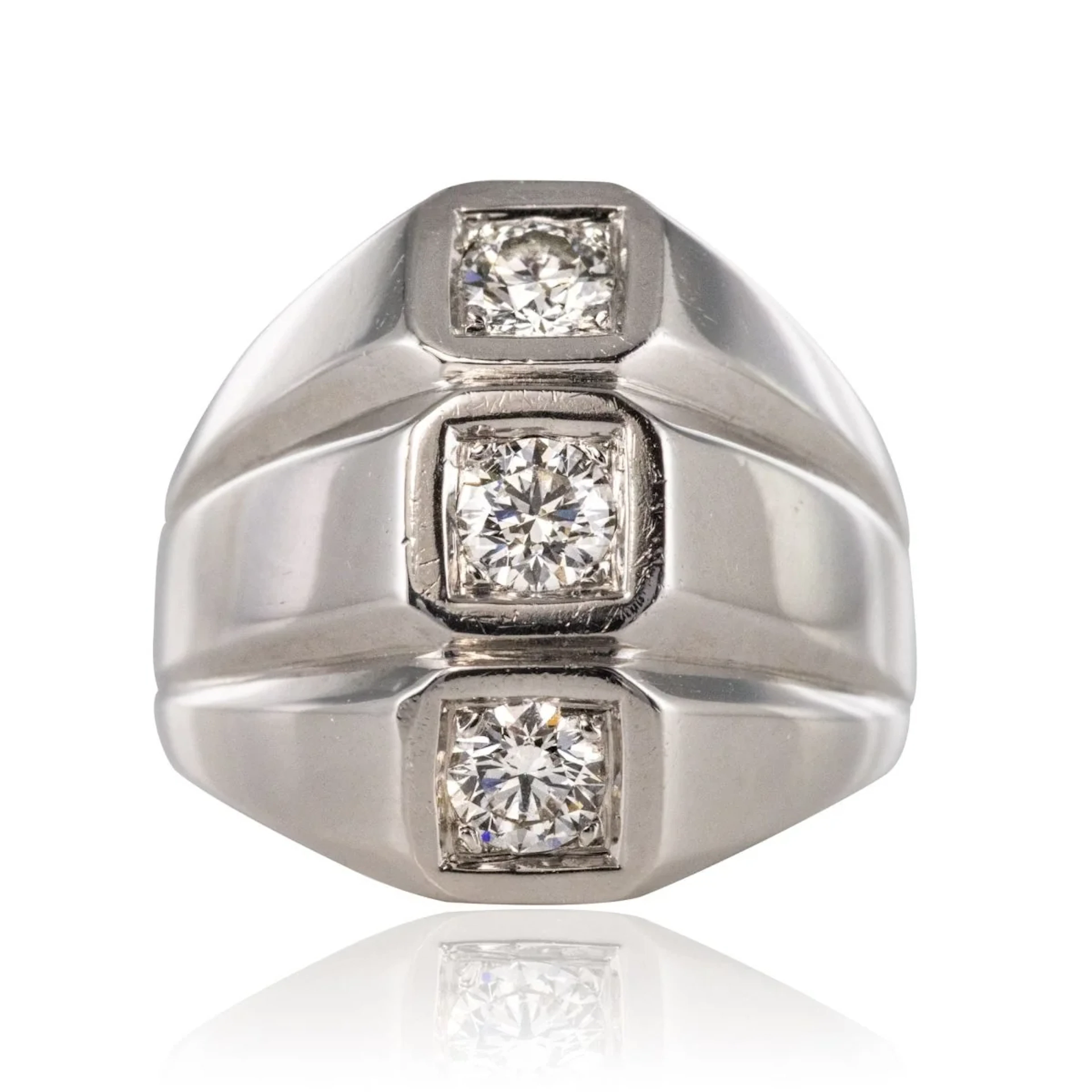 Dome ring in white gold and diamonds