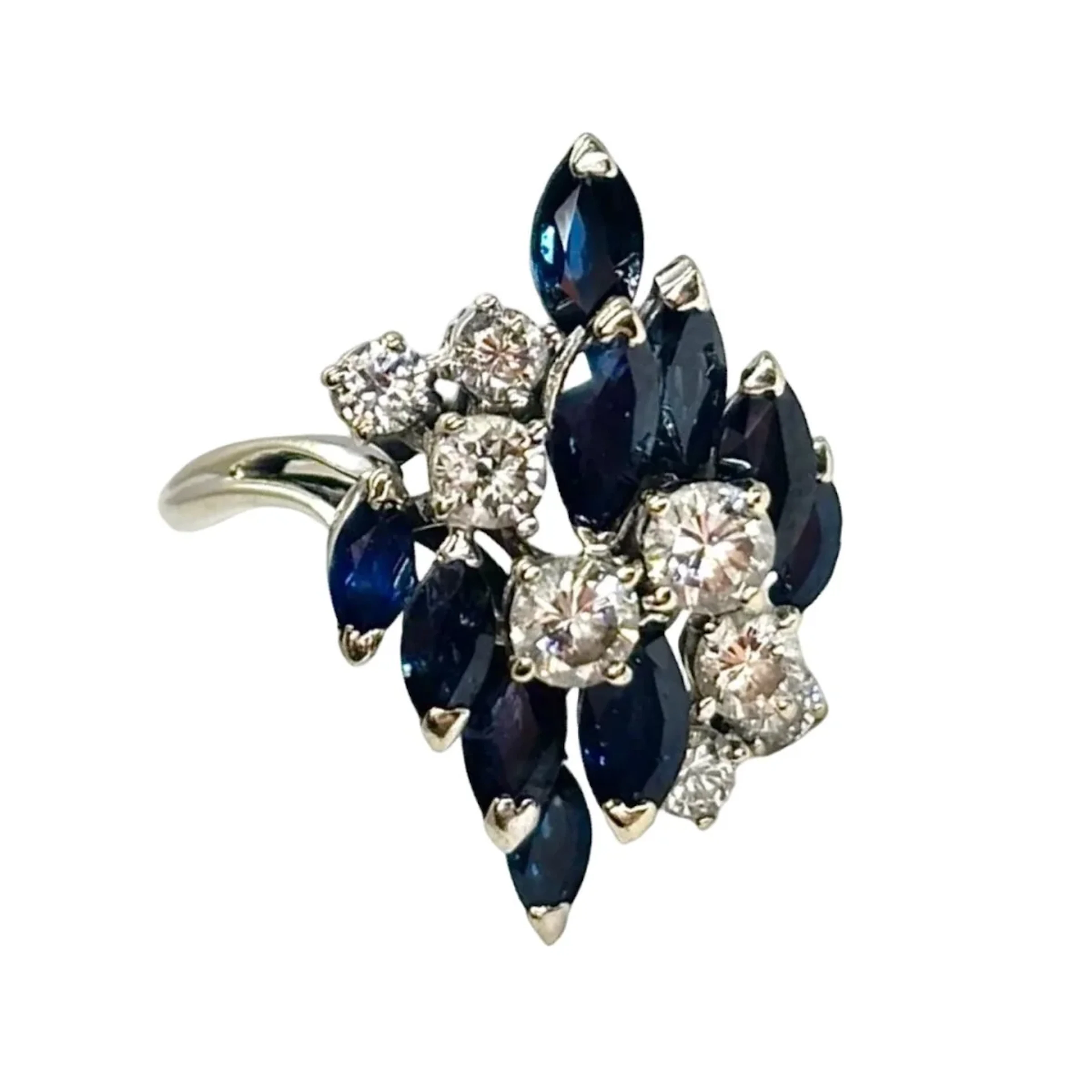 Ring in white gold, sapphires, and diamonds