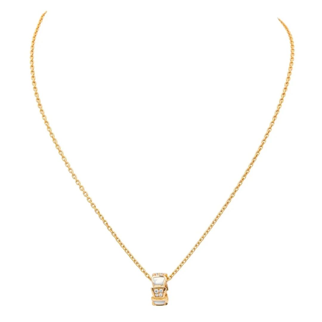 Collier BULGARI "Vipère" en or rose, nacre et diamants