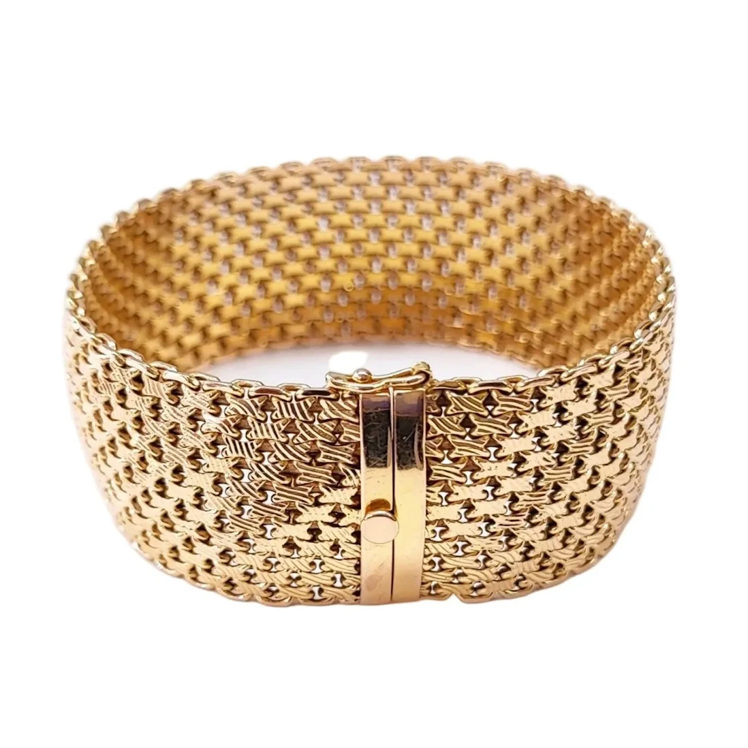 Yellow gold cuff bracelet